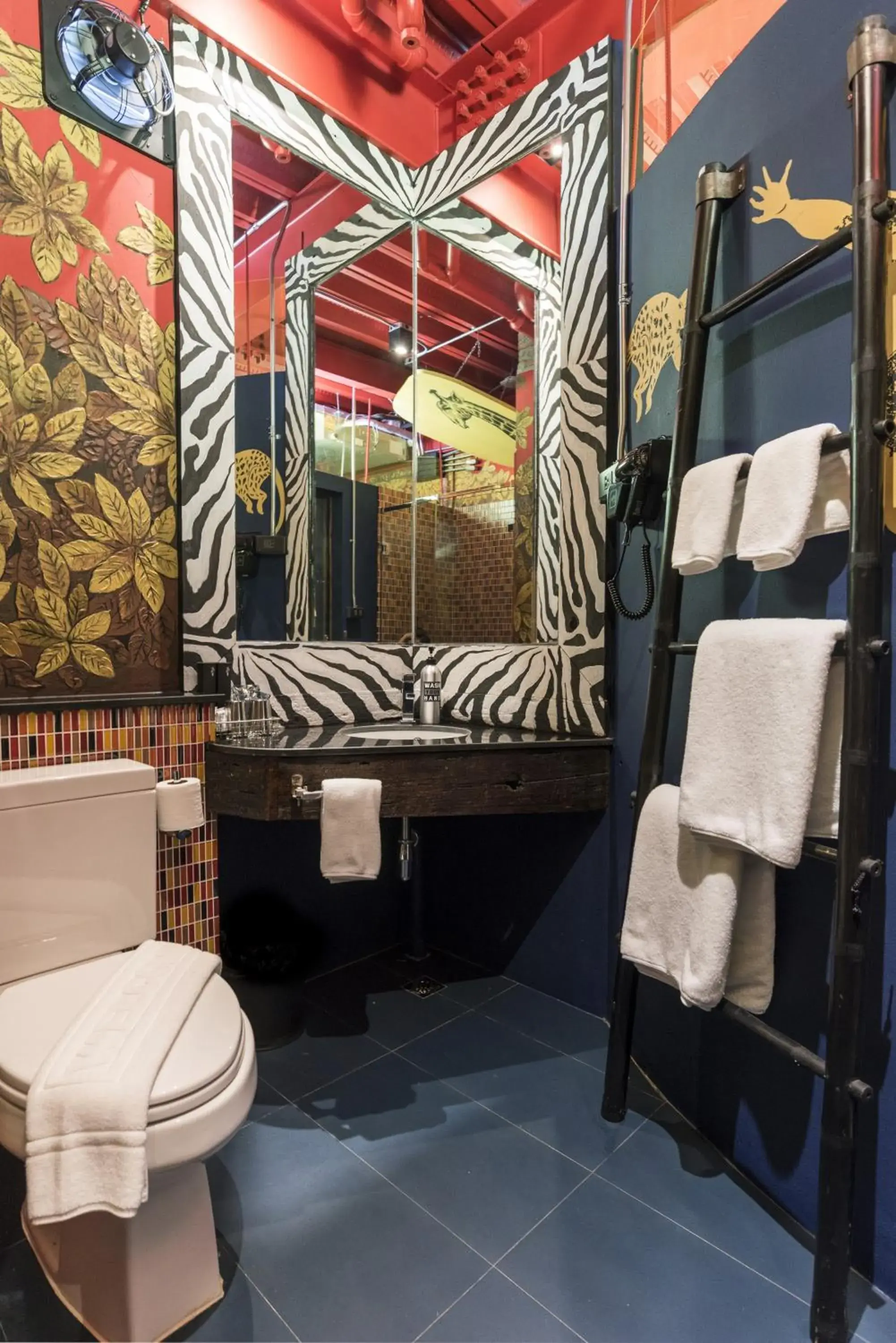 Toilet, Bathroom in Mestyle Garage Hotel