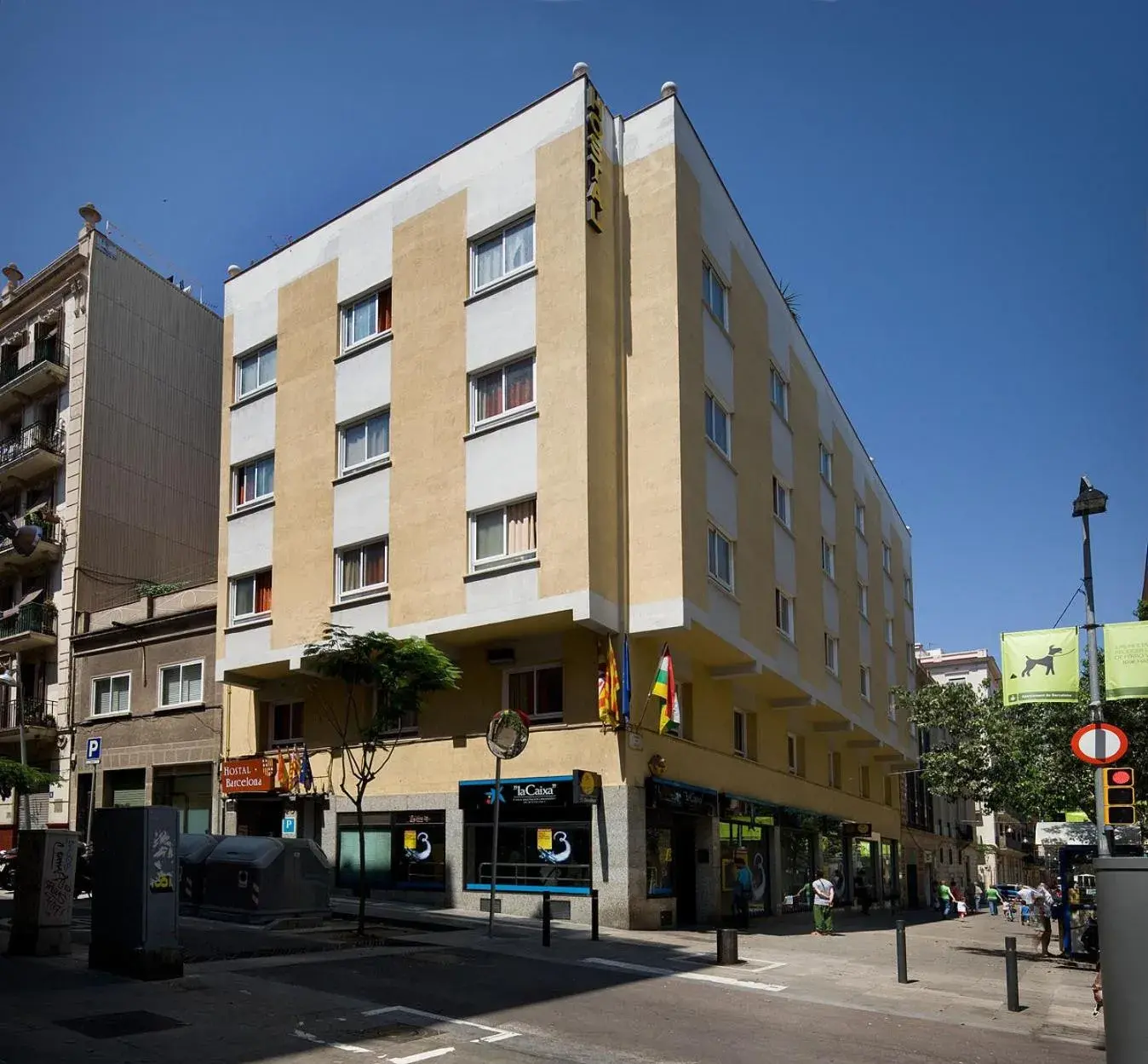 Facade/entrance, Property Building in Hostal Barcelona