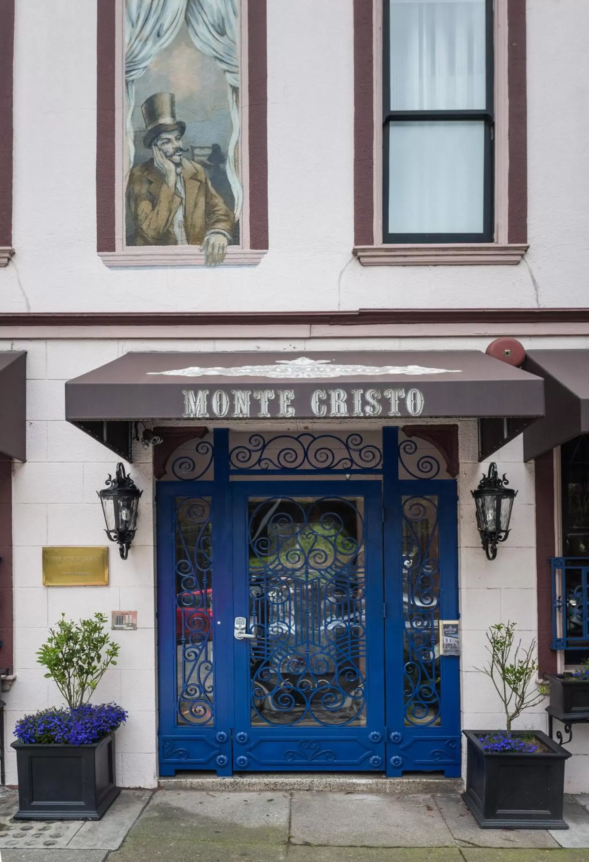 Facade/entrance in Monte Cristo Bed and Breakfast
