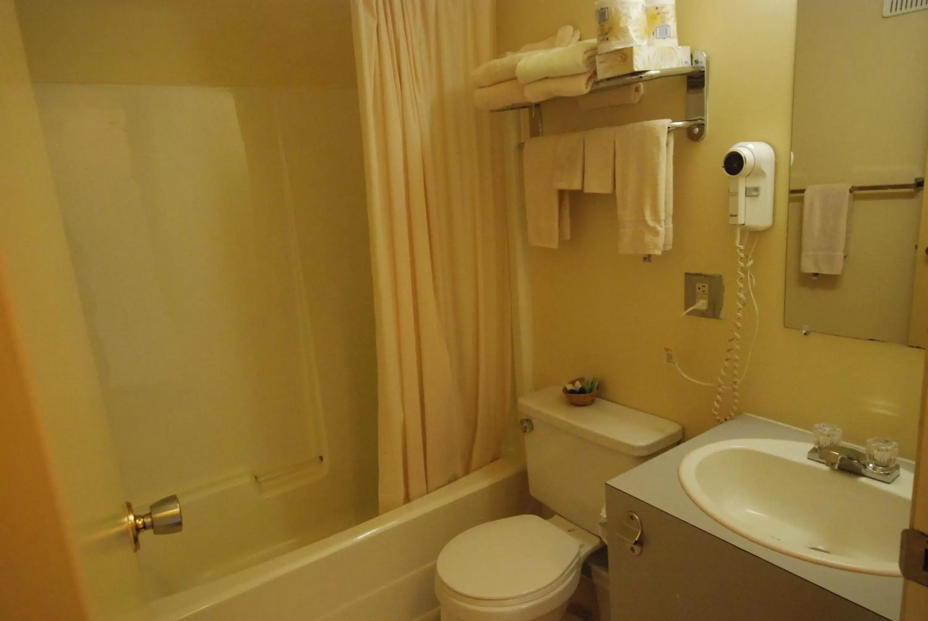 Bathroom in Discovery Inn