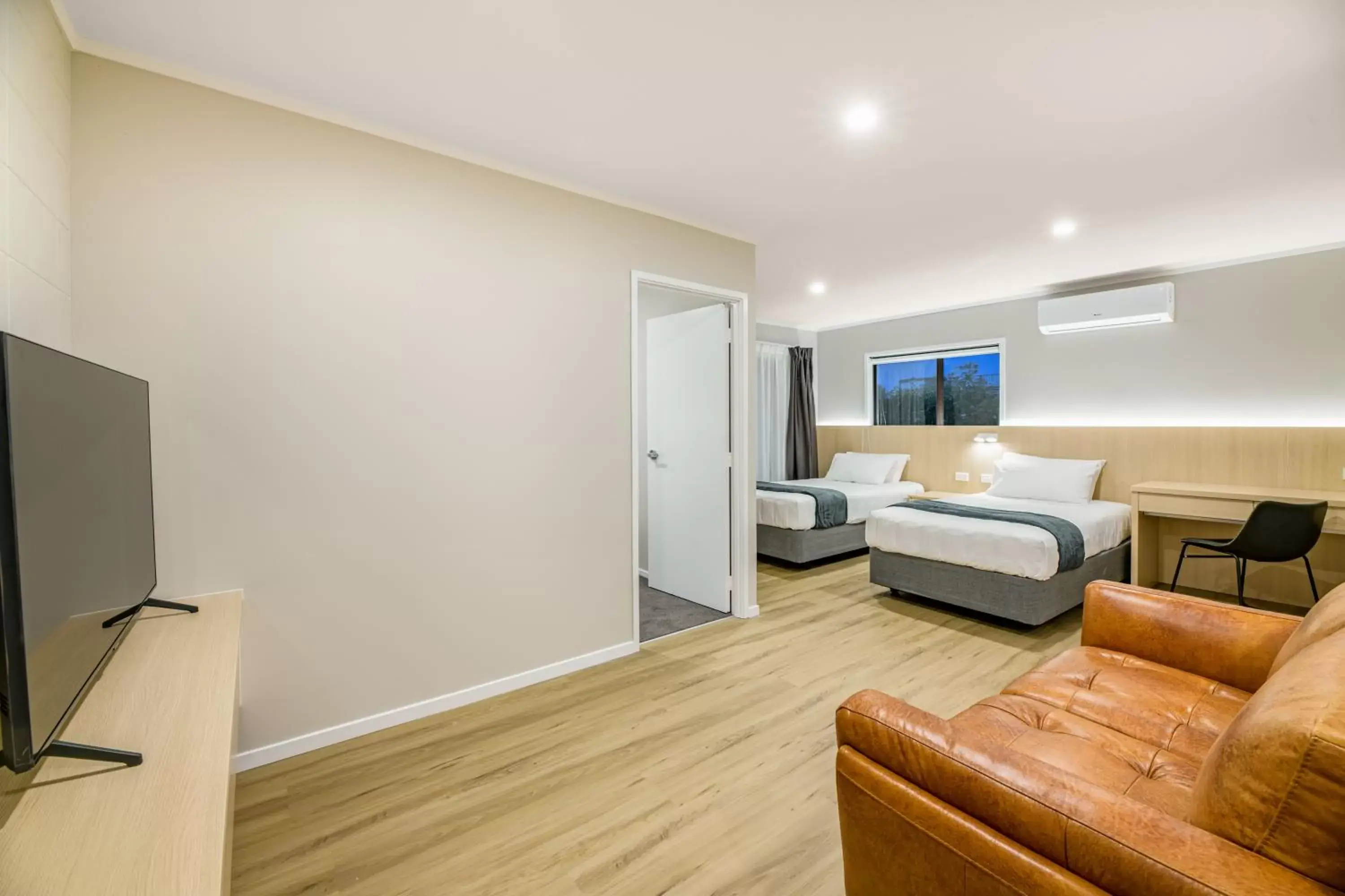 Living room, Seating Area in Takapuna International Motor Lodge