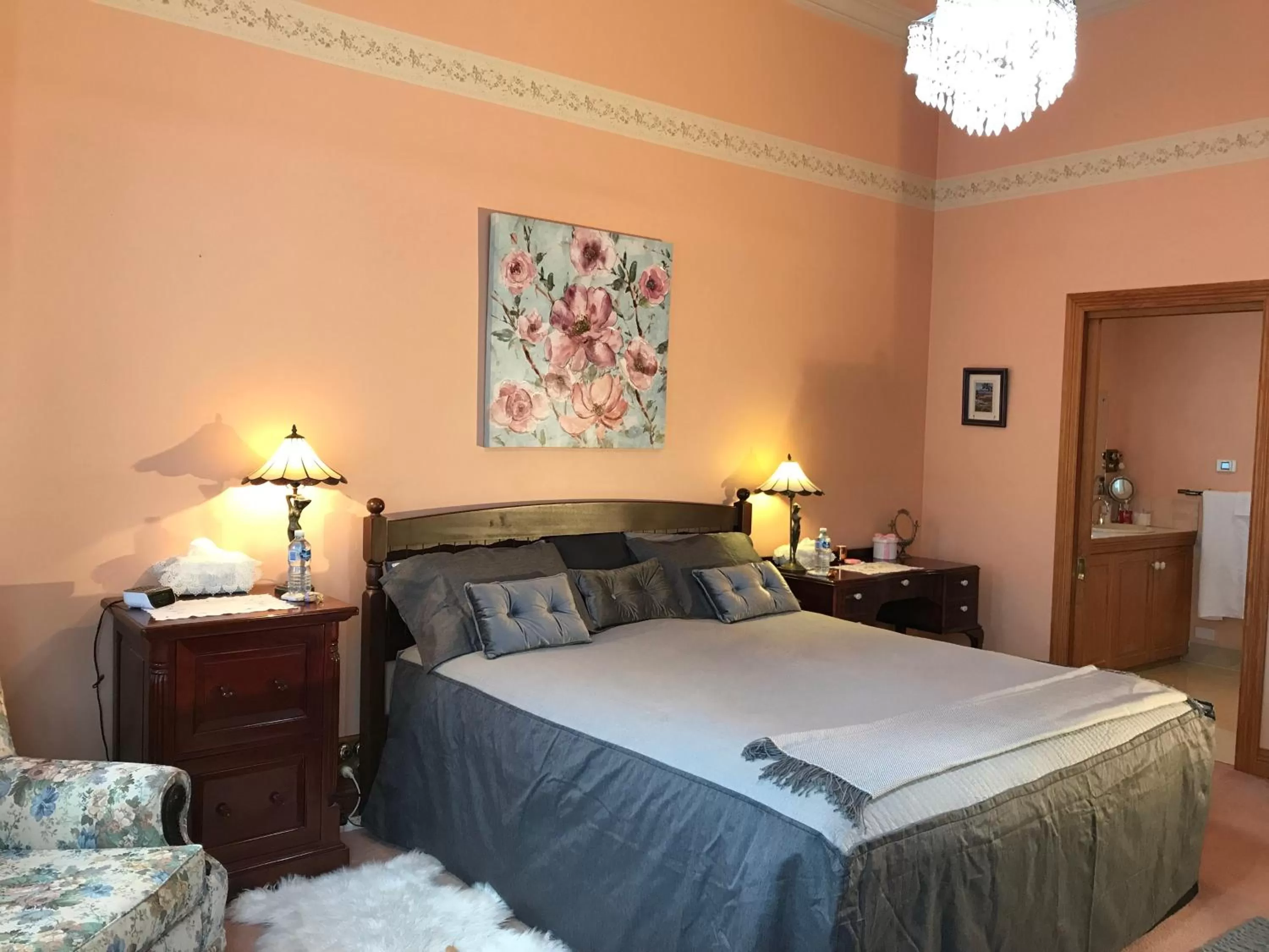 Shower, Bed in Stony Rise Cottage B&B