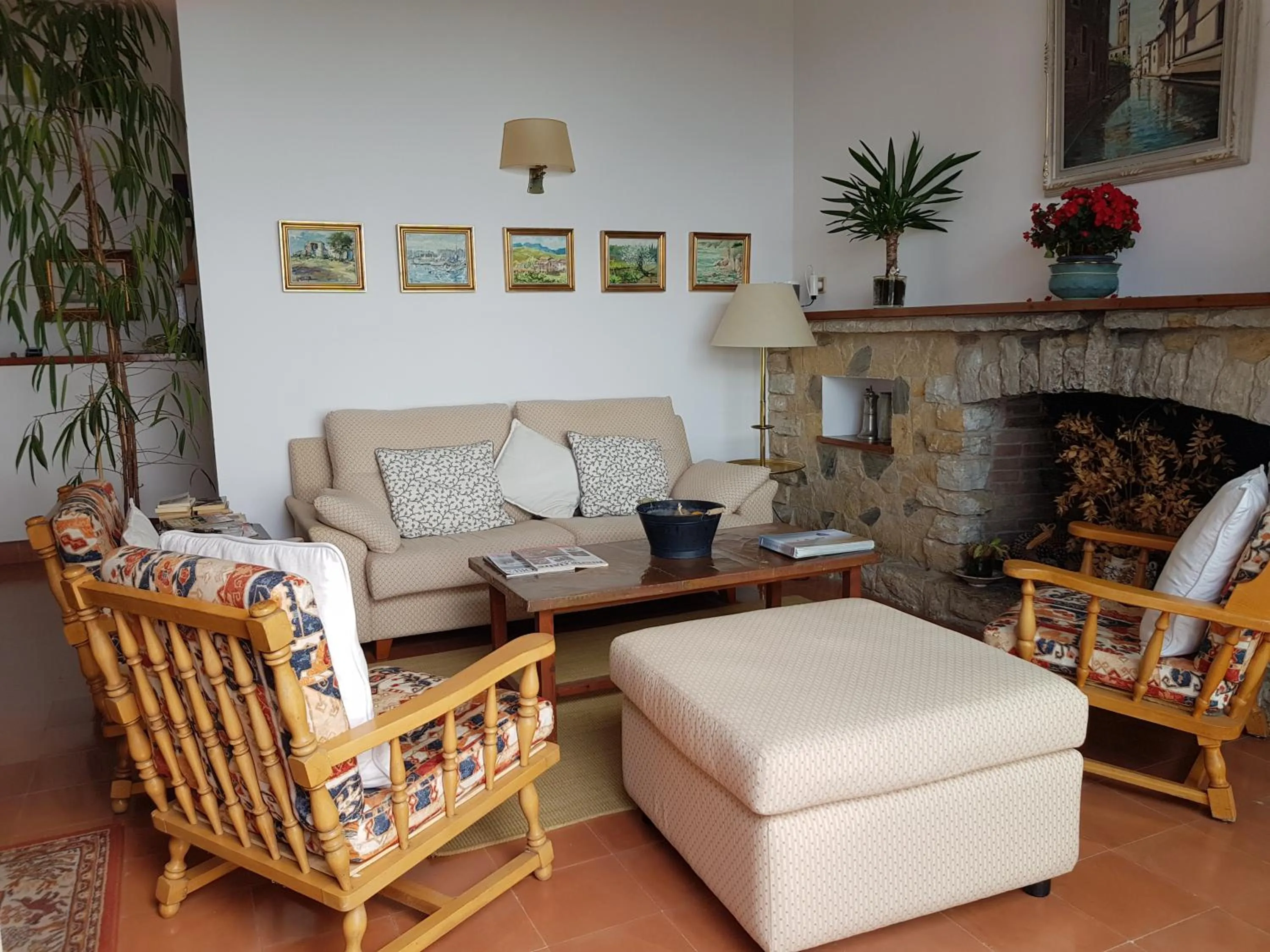 Lounge or bar in Hostal Sa Barraca - Adults Only