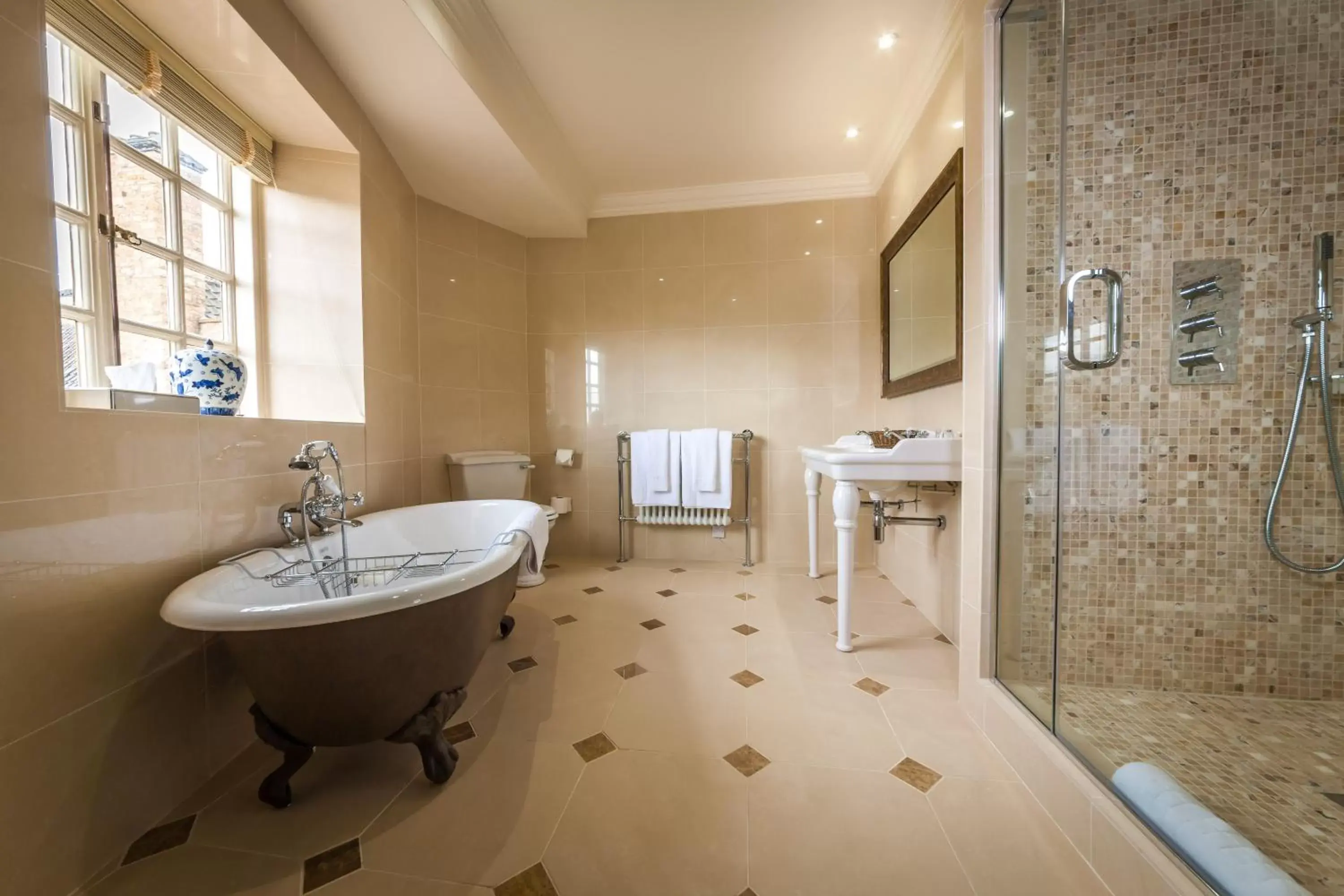 Bathroom in Greywalls Hotel & Chez Roux