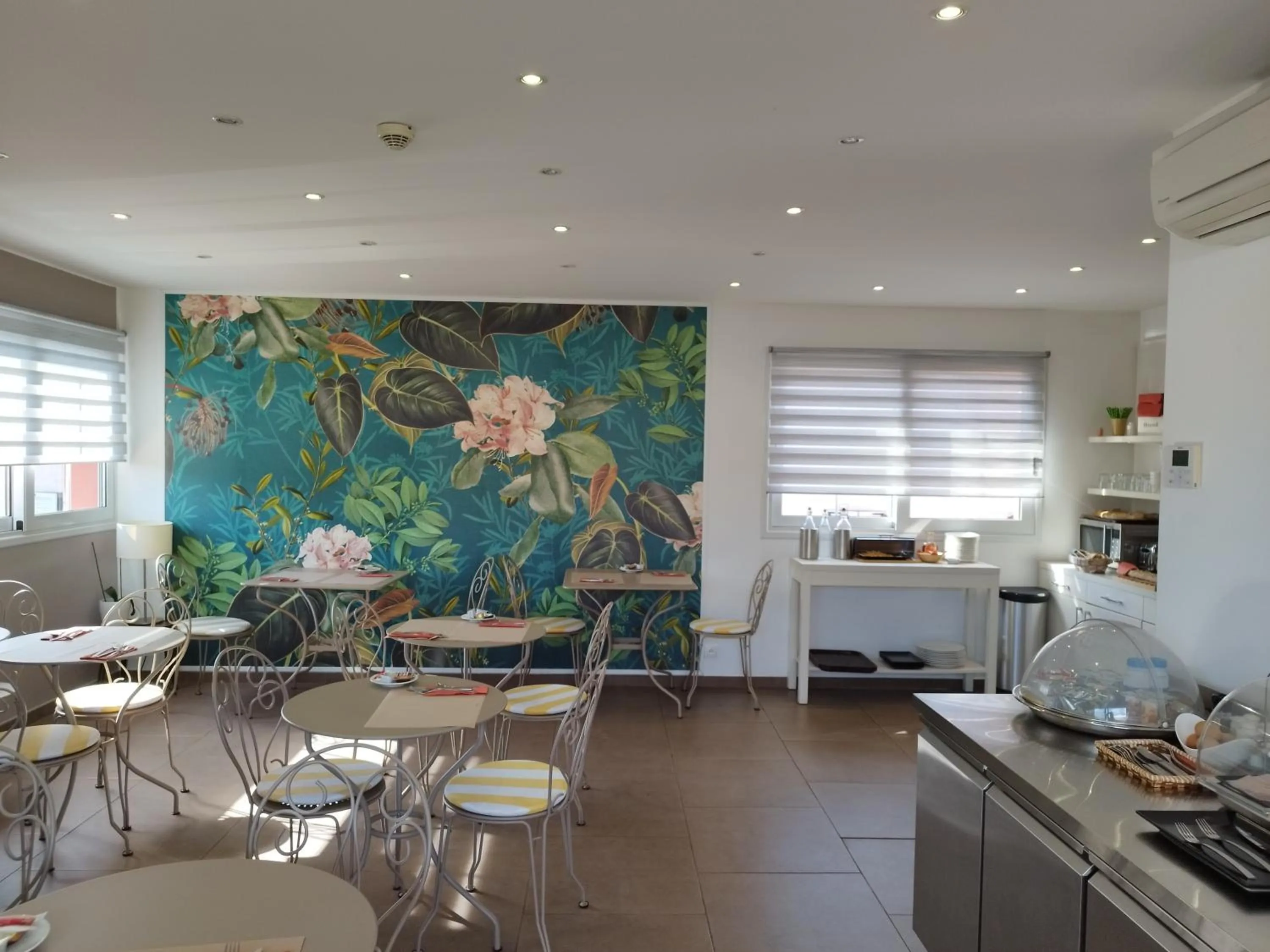 Breakfast in Hôtel CASABELLA Cannes Mouans Sartoux