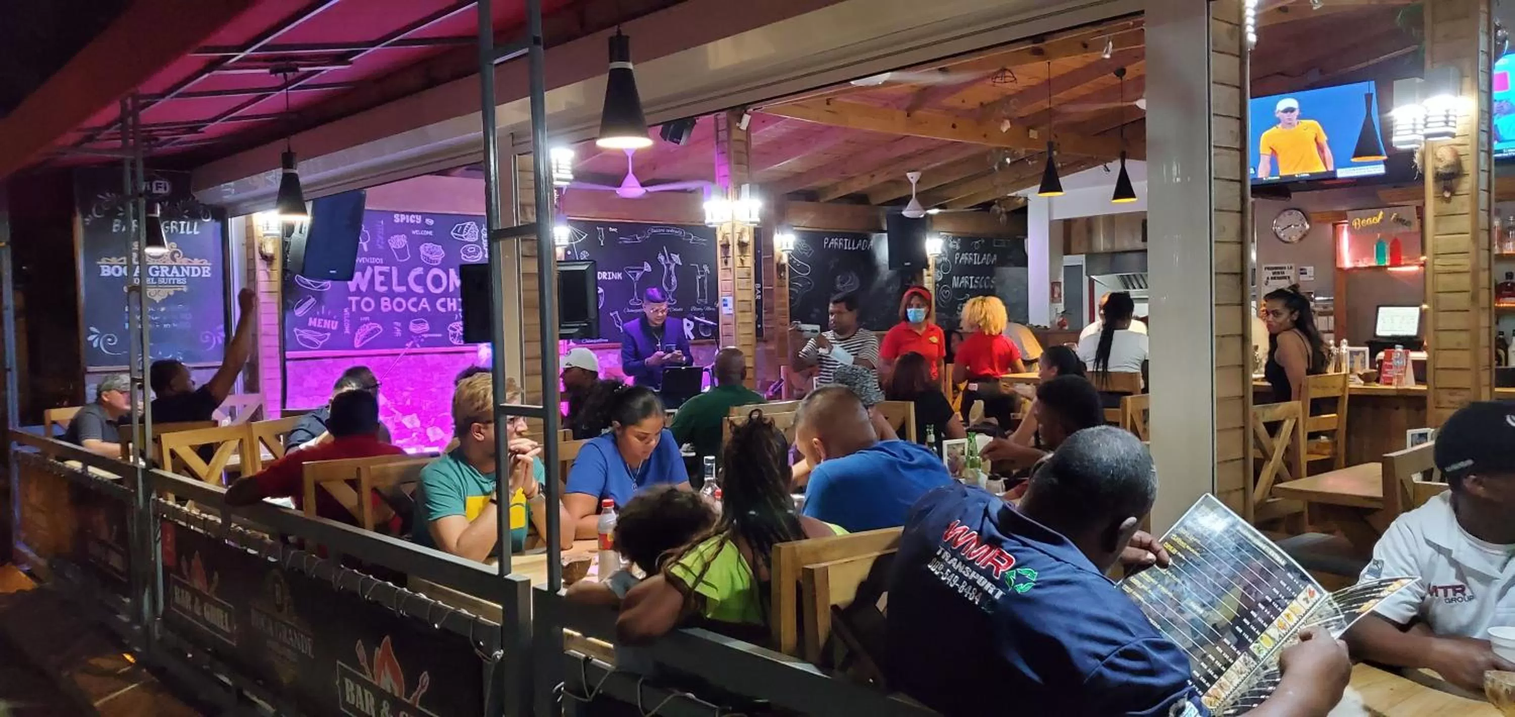 Restaurant/places to eat in Boca Grande Hotel Suites