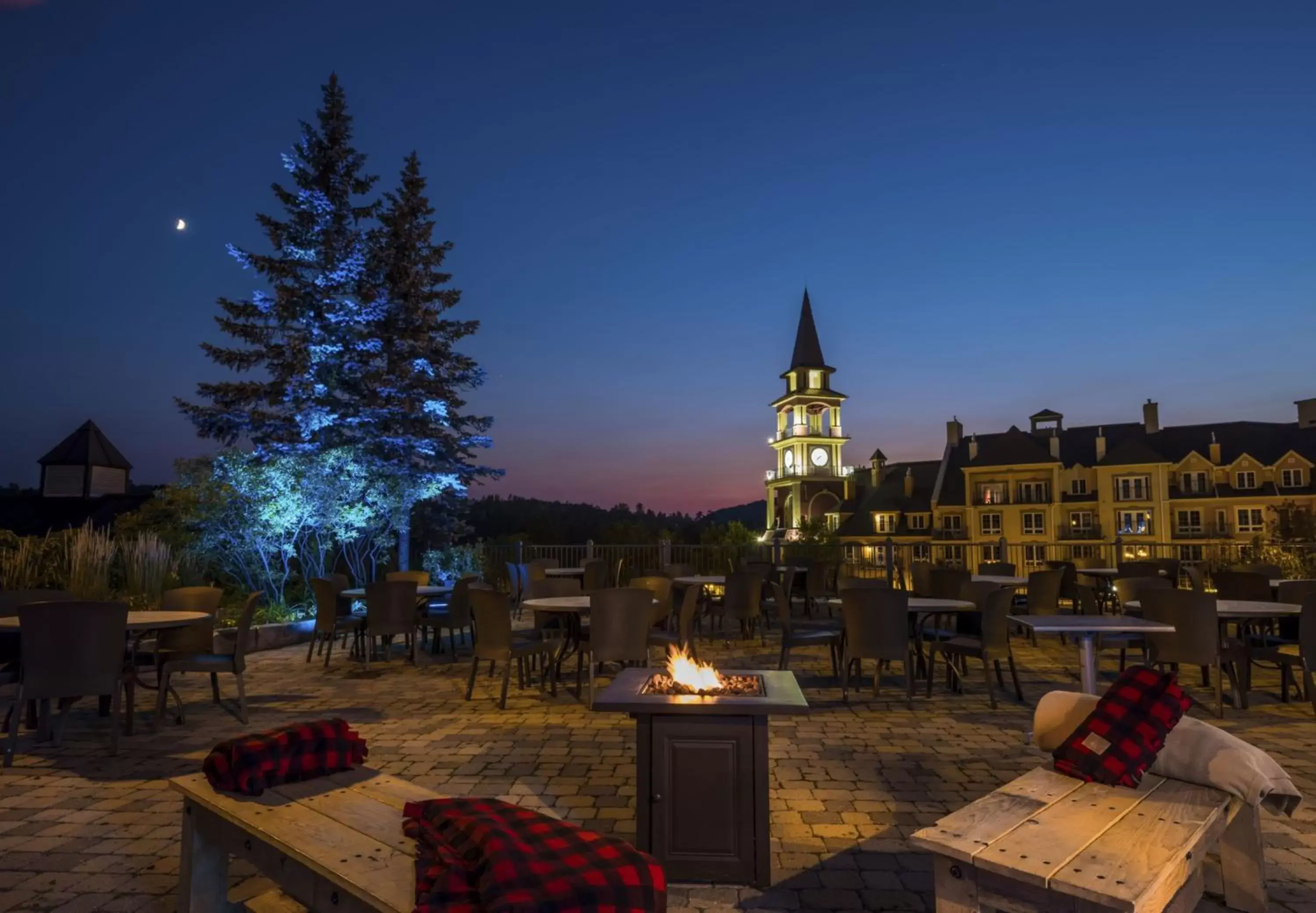 Meeting/conference room in Holiday Inn Express & Suites Tremblant, an IHG Hotel