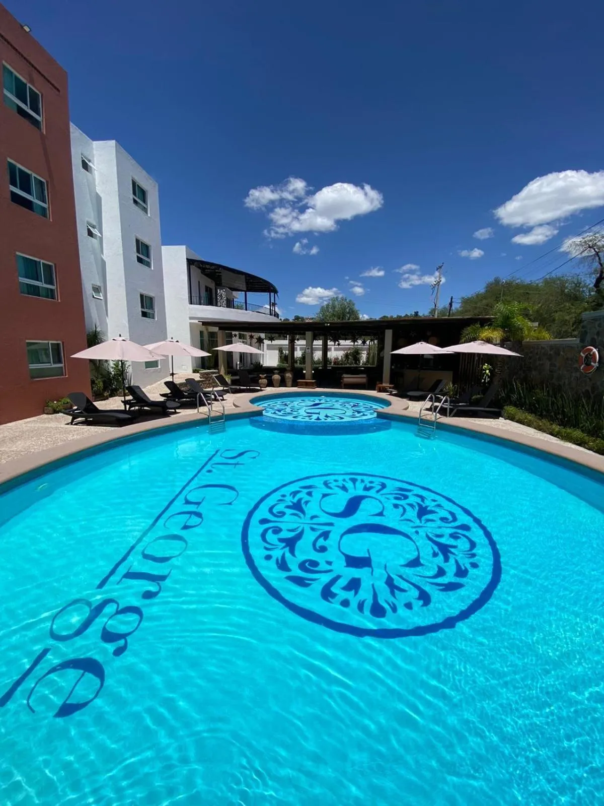 Swimming pool in Saint George Hotel - Spa & Temazcal