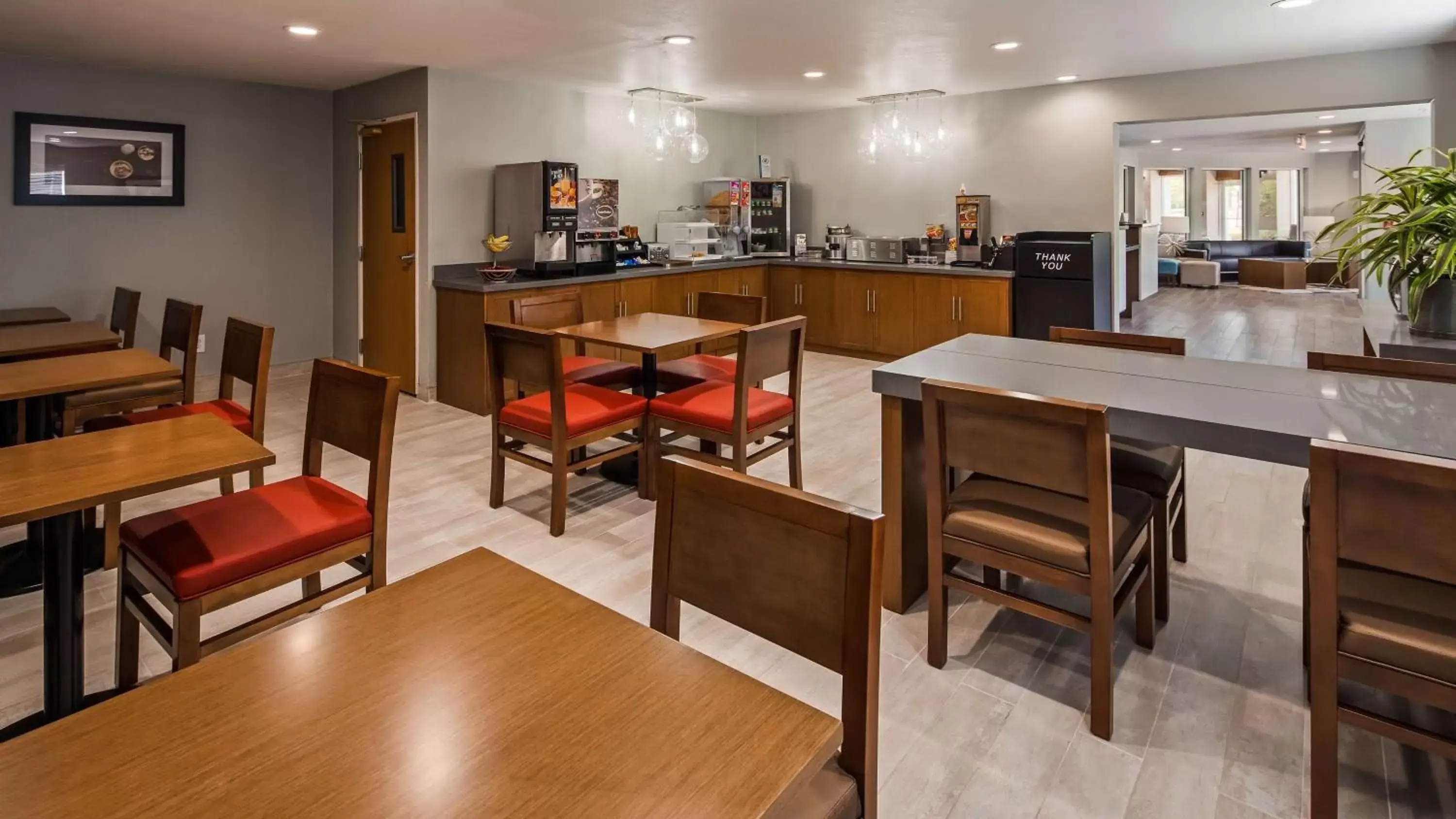 Restaurant/places to eat in Best Western DeWitt Restaurant/places to eat in Best Western DeWitt