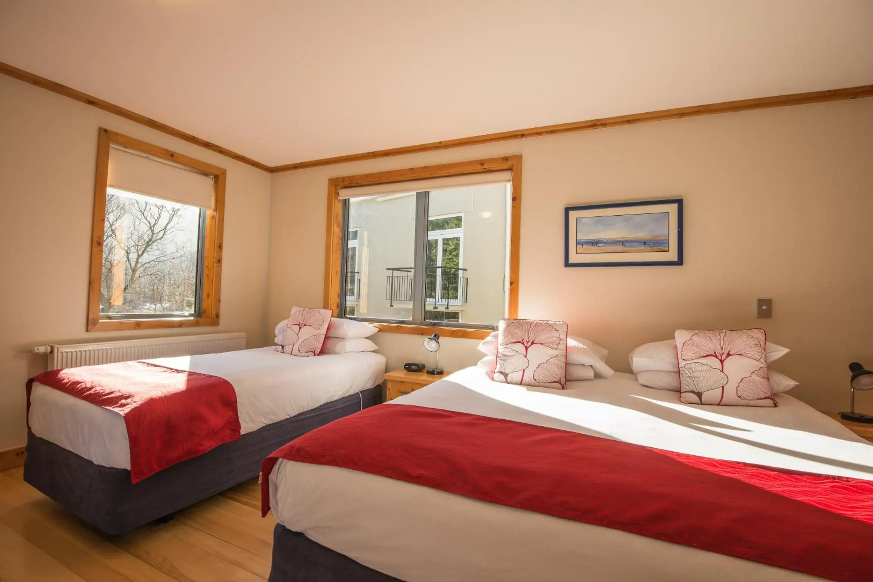 Bedroom, Bed in Coronation Lodge