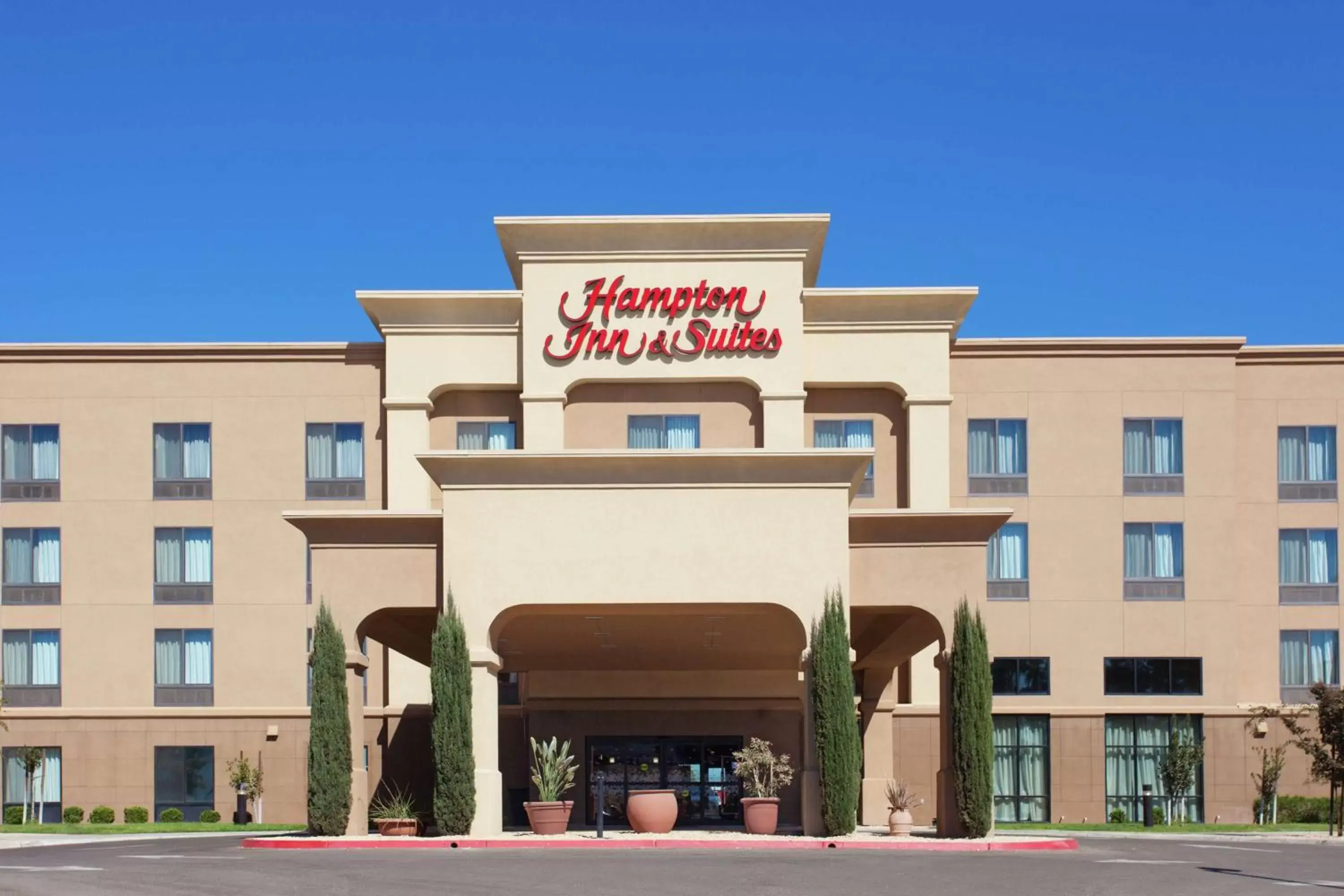 Property Building in Hampton Inn & Suites Fresno - Northwest