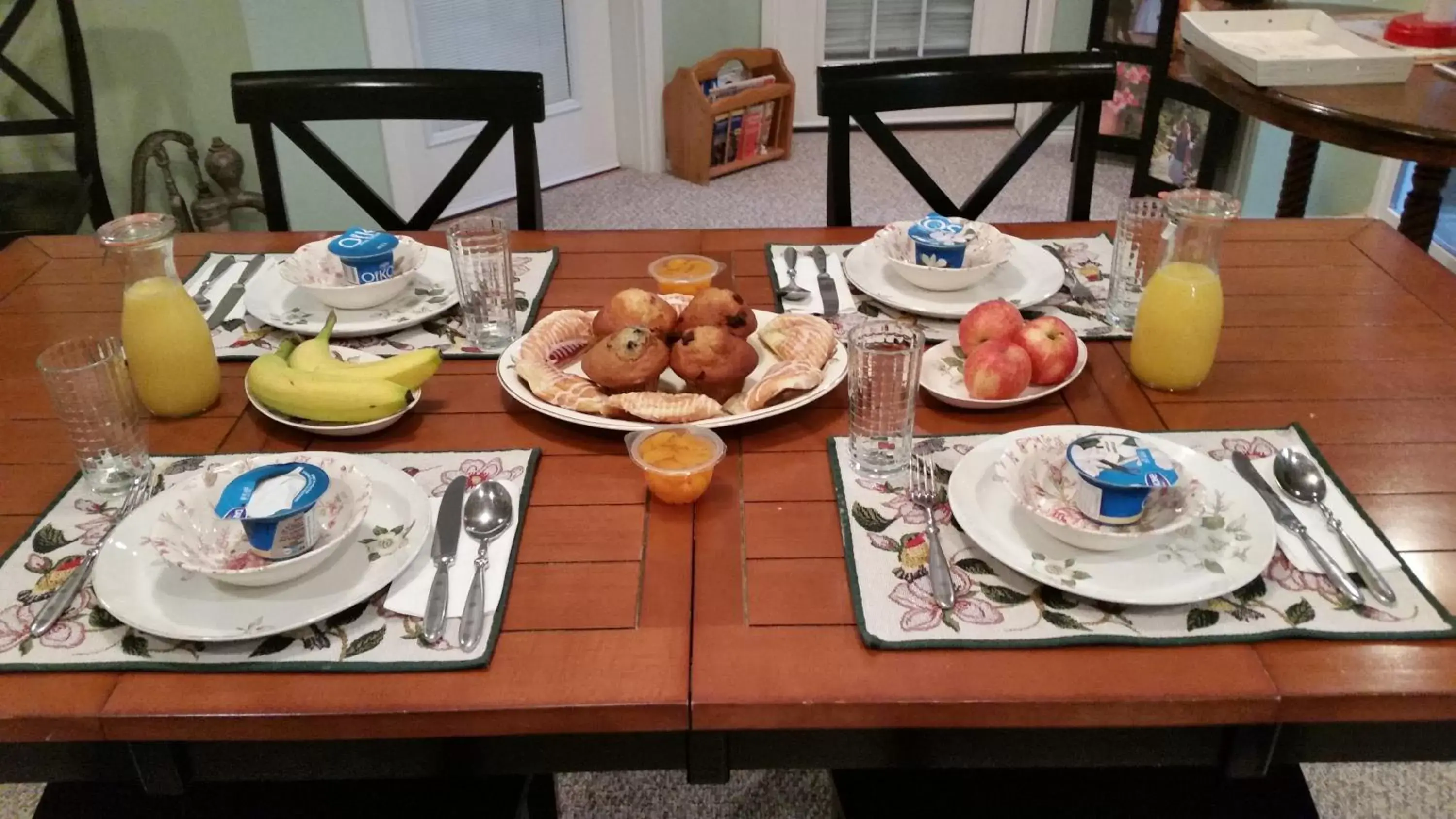 Continental breakfast in Hummingbird Guesthouse