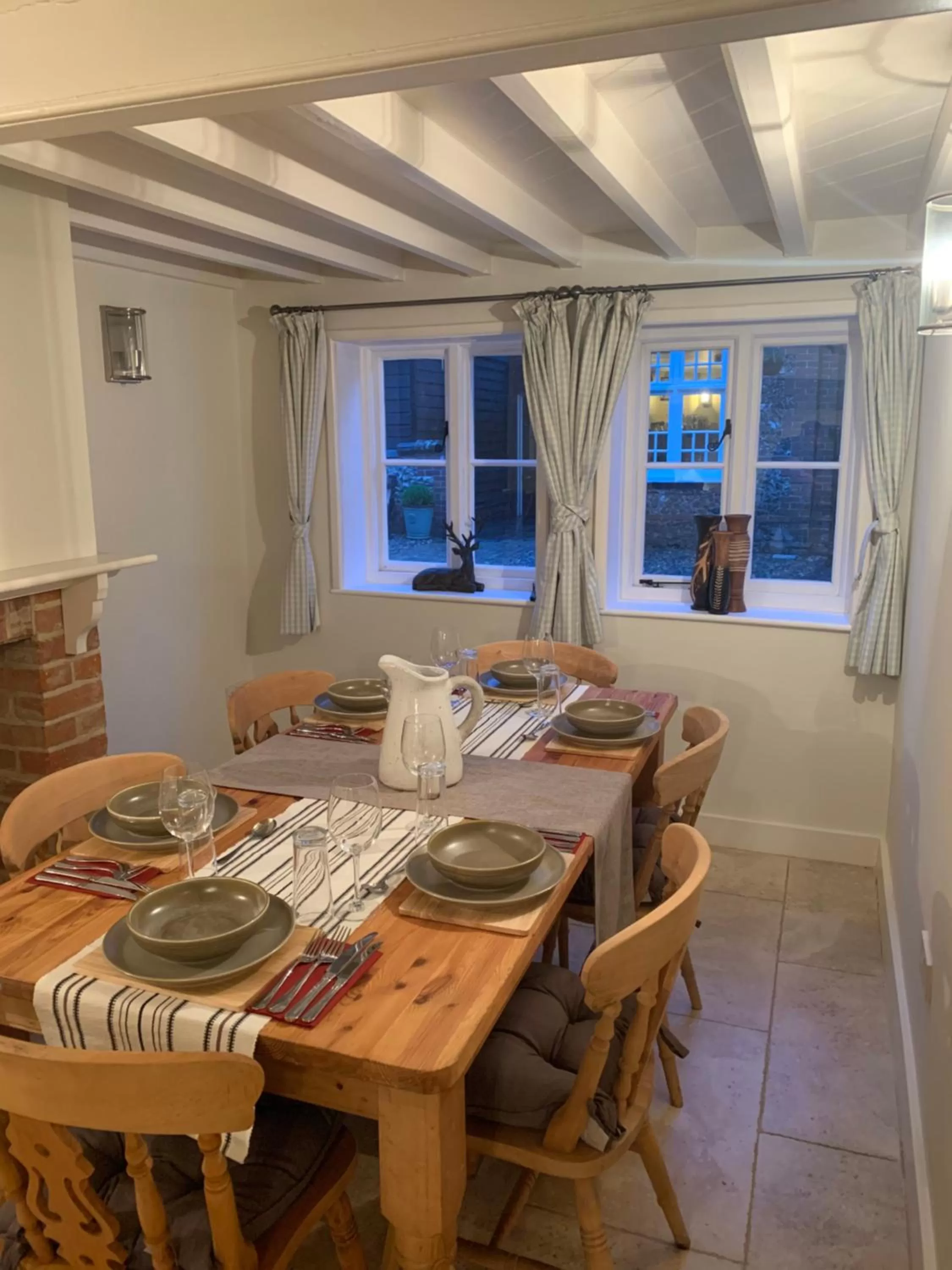 Dining Area in The Stag and Huntsman at Hambleden