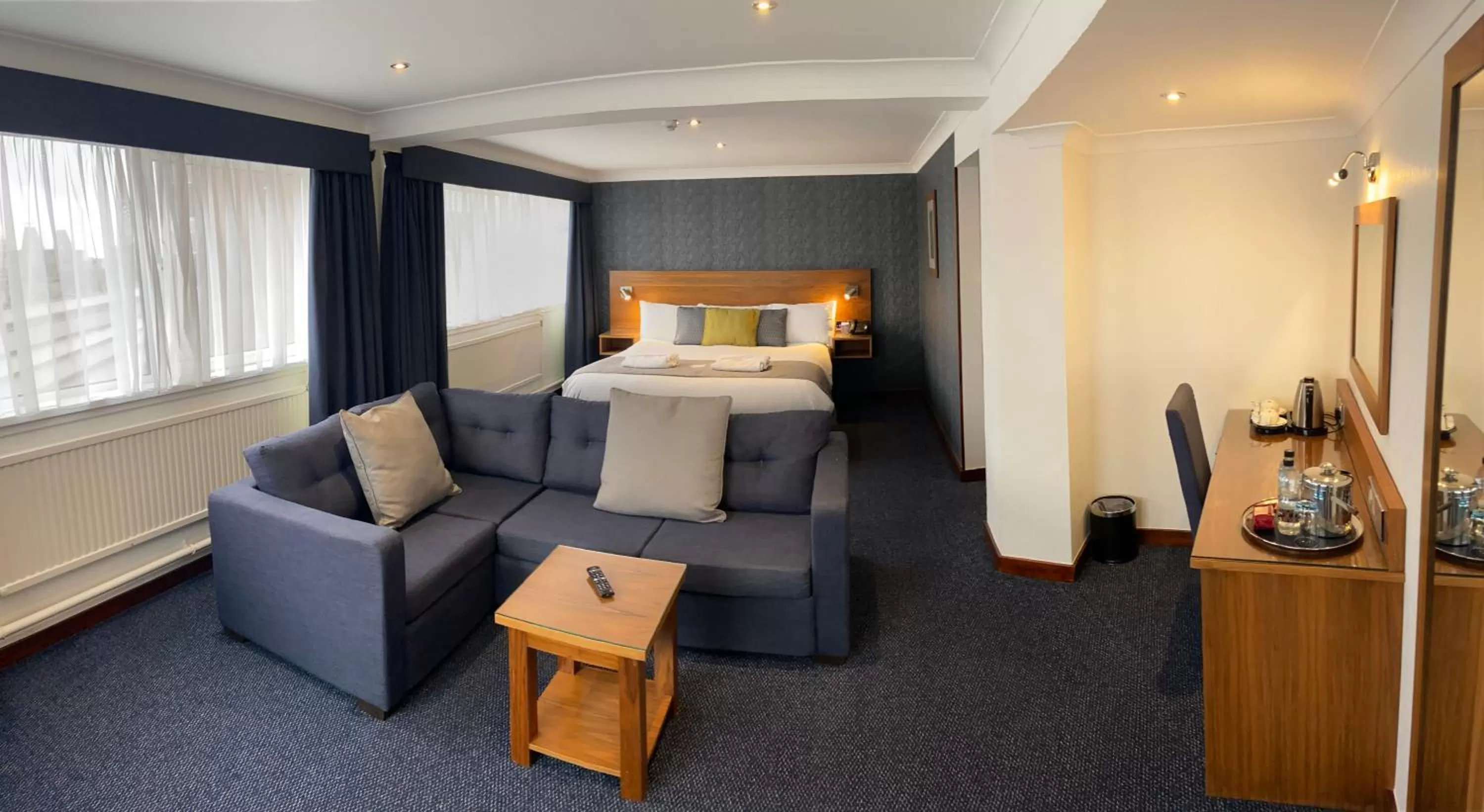 Living room, Bed in The Liner at Liverpool