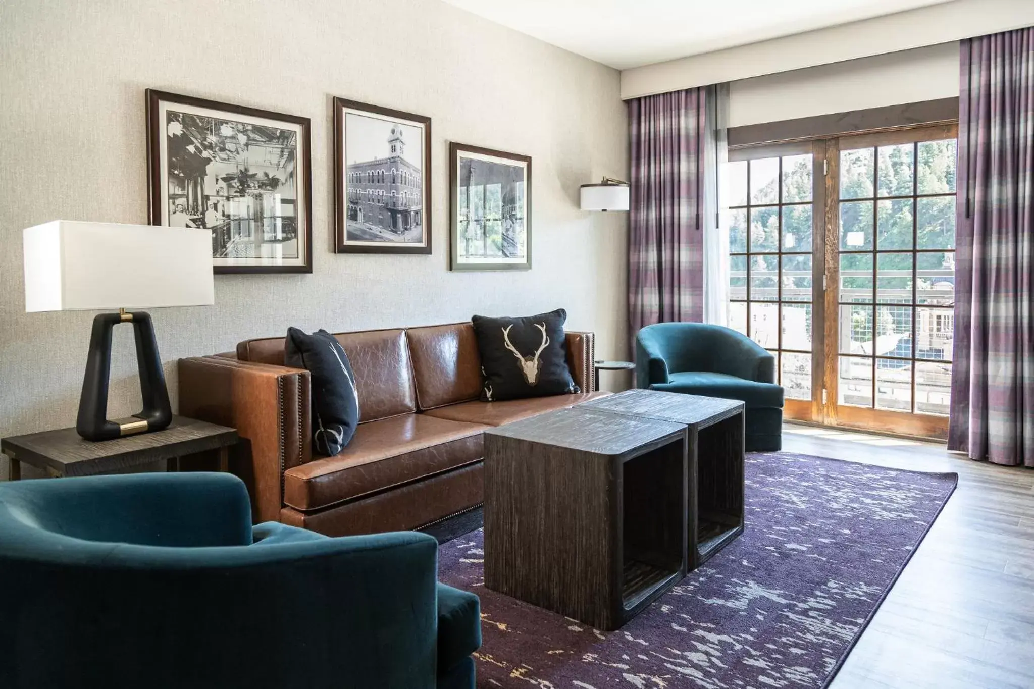 Photo of the whole room, Seating Area in Holiday Inn Resort Deadwood Mountain Grand, an IHG Hotel