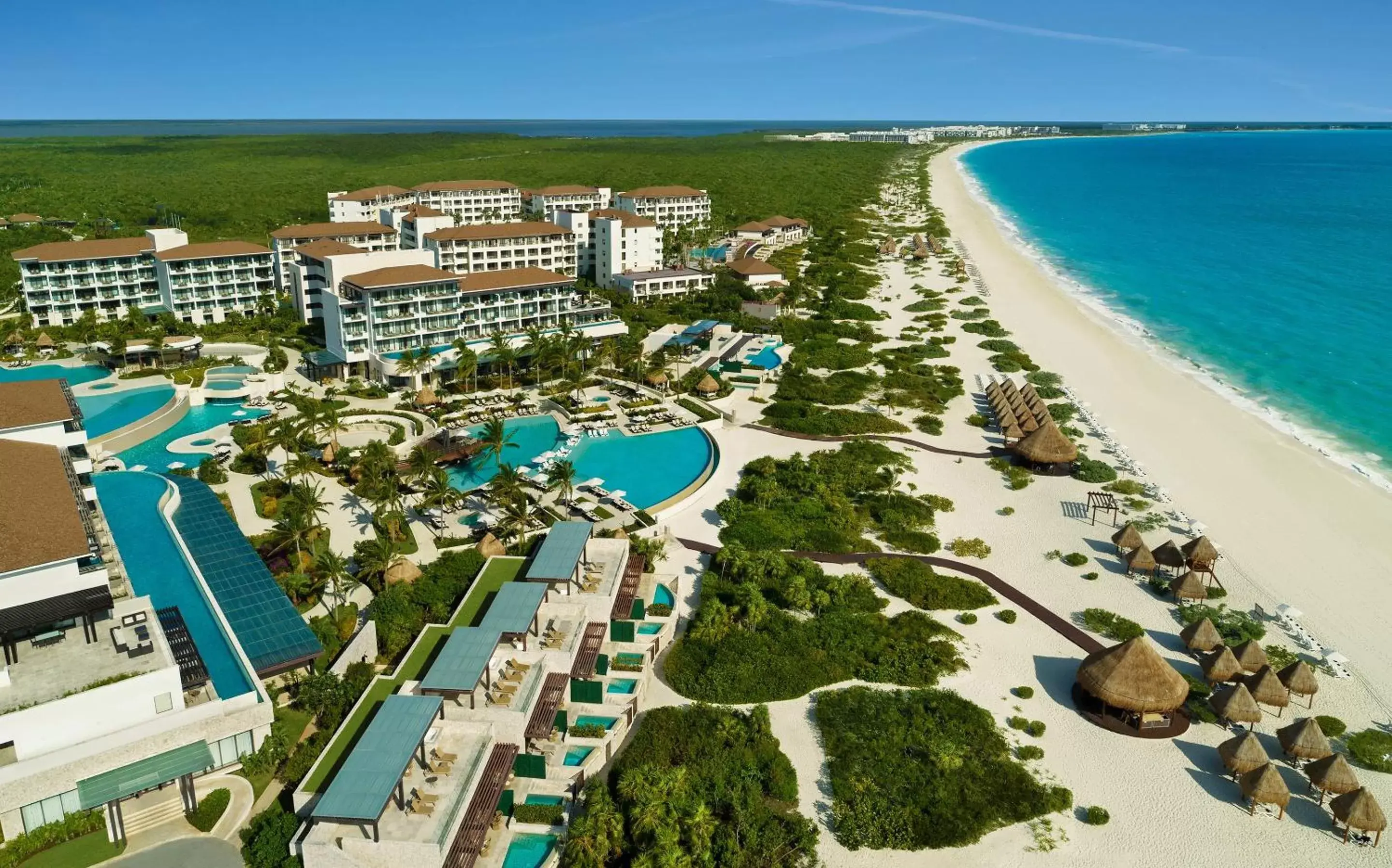 Property building, Bird's-eye View in Dreams Playa Mujeres Golf & Spa Resort - All Inclusive