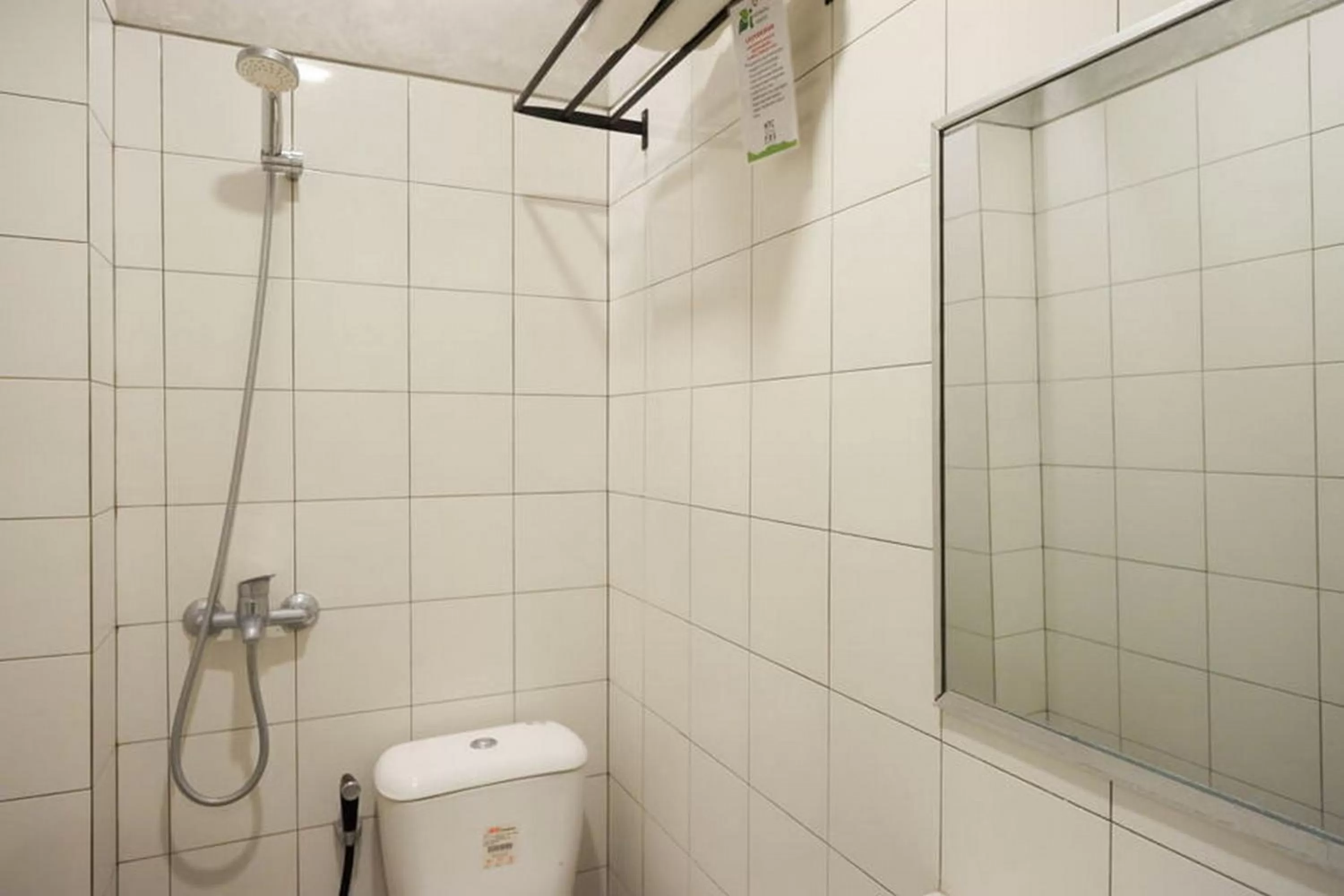 RedDoorz Plus near Kawasan Sam Poo Kong Semarang