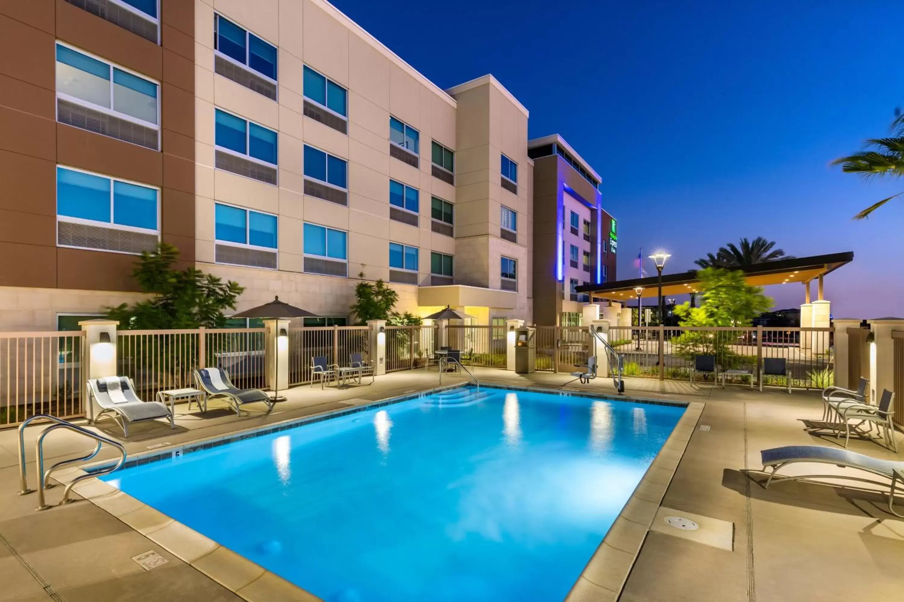 Swimming pool in Holiday Inn Express & Suites - Moreno Valley - Riverside by IHG Swimming pool in Holiday Inn Express & Suites - Moreno Valley - Riverside by IHG