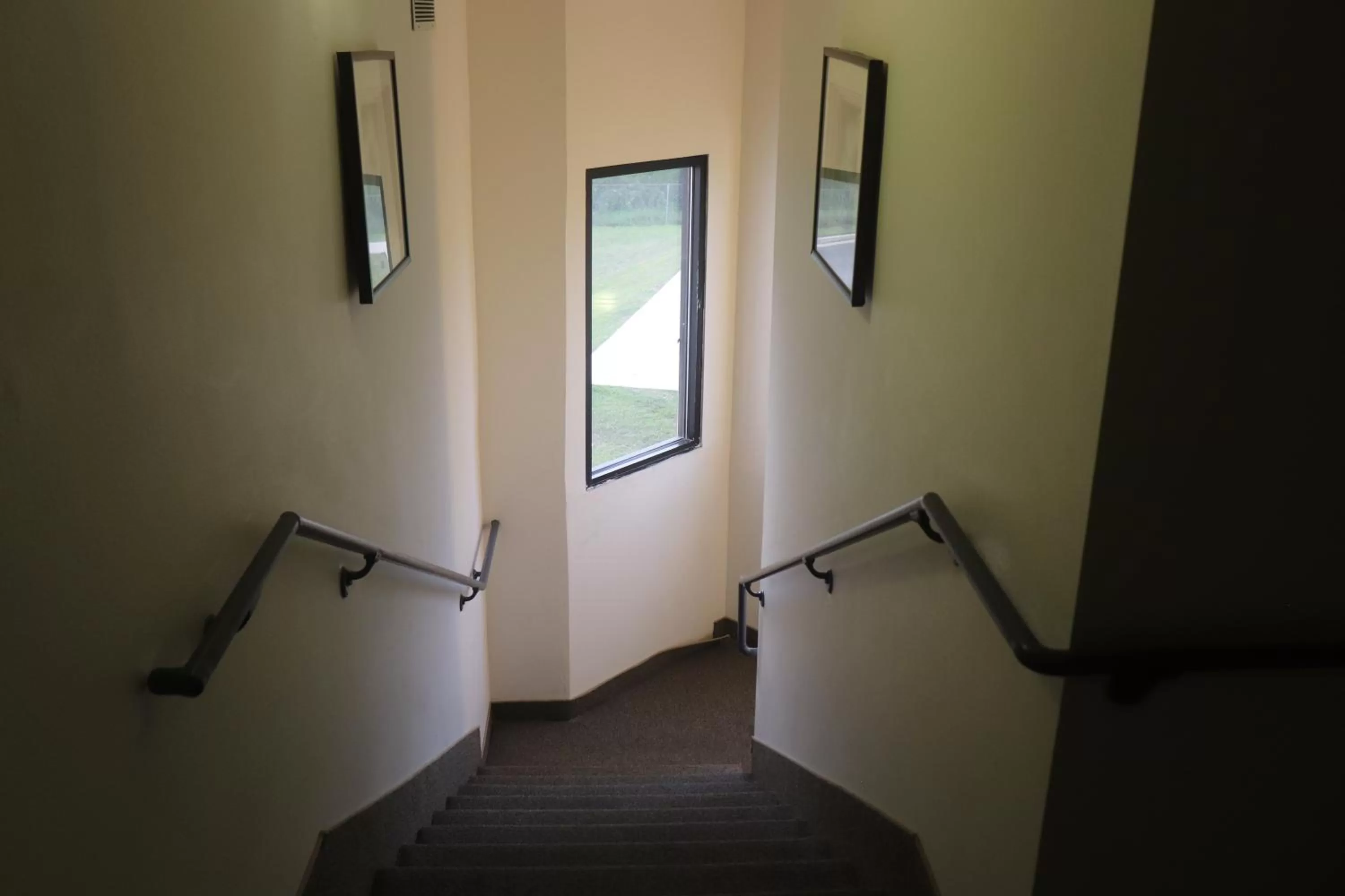 Property building in Howard Johnson by Wyndham Tifton GA I-75