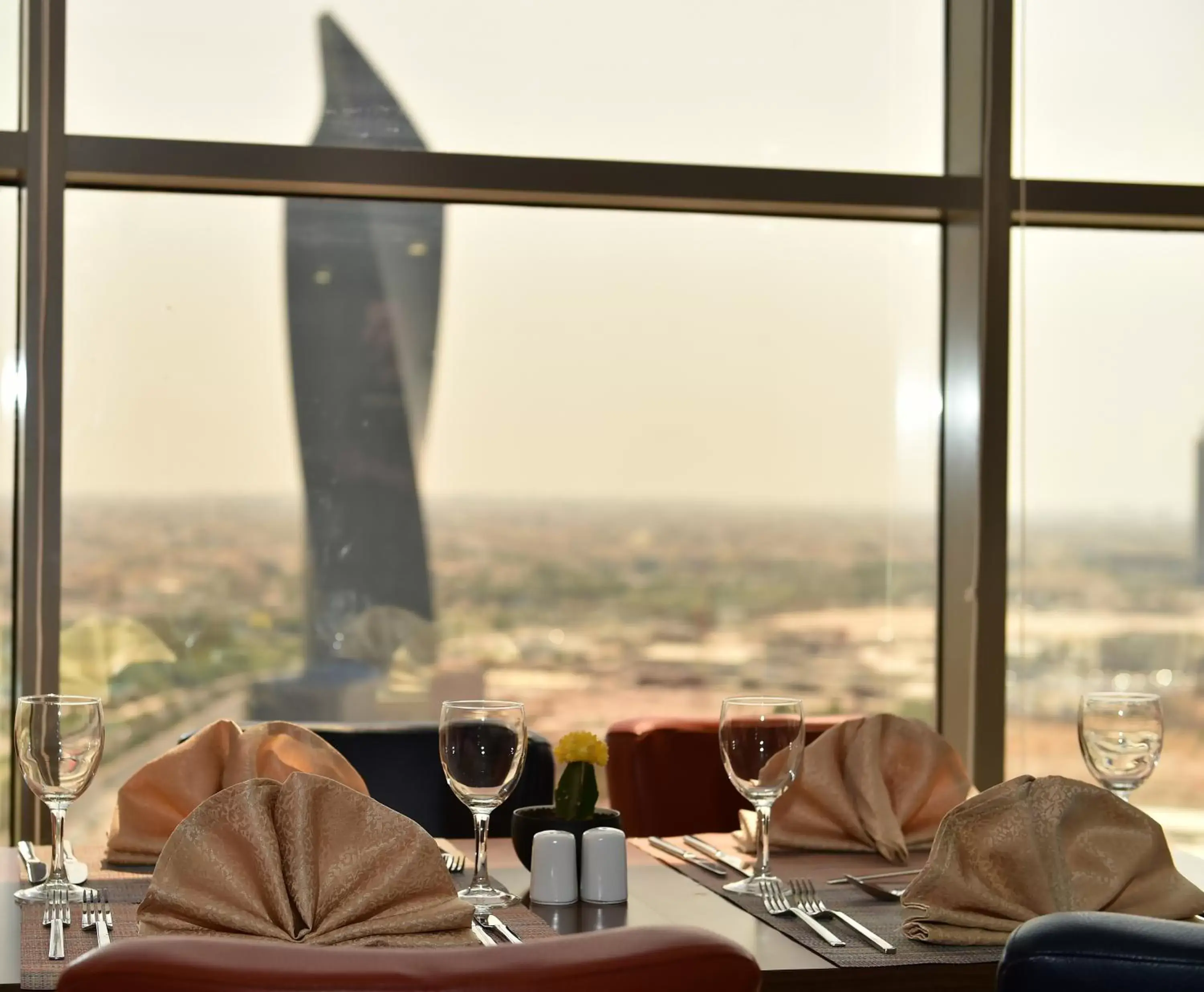 Restaurant/Places to Eat in Ramada Encore by Wyndham Kuwait Downtown