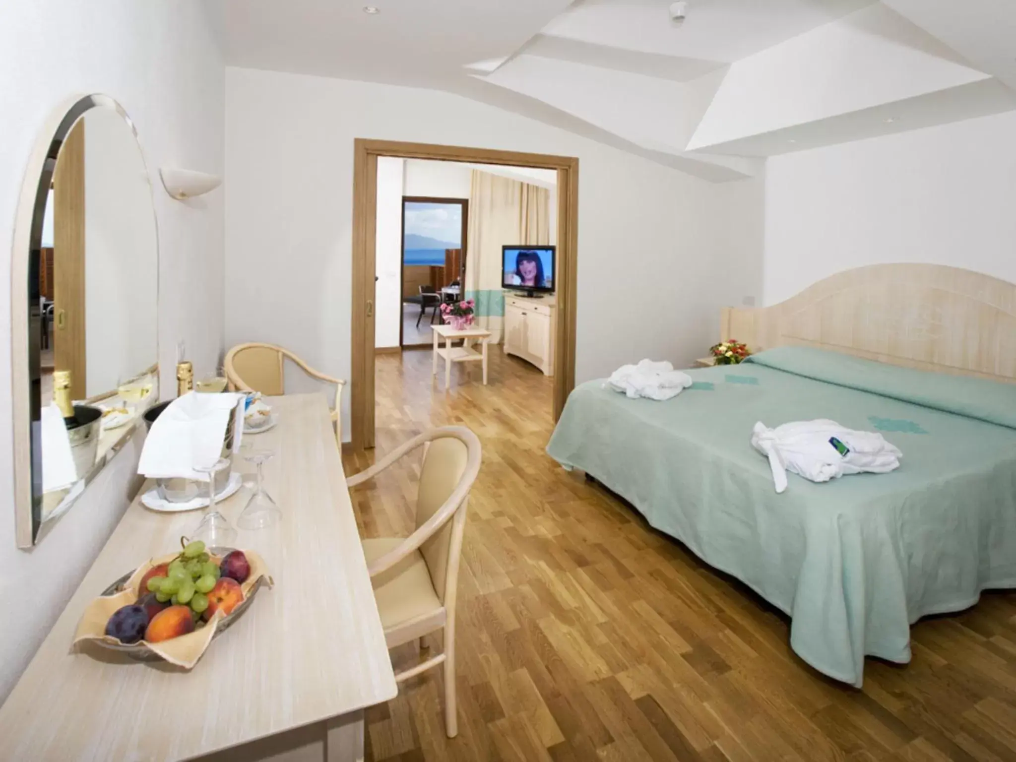 Junior Suite with Sea View in Hotel Dei Pini