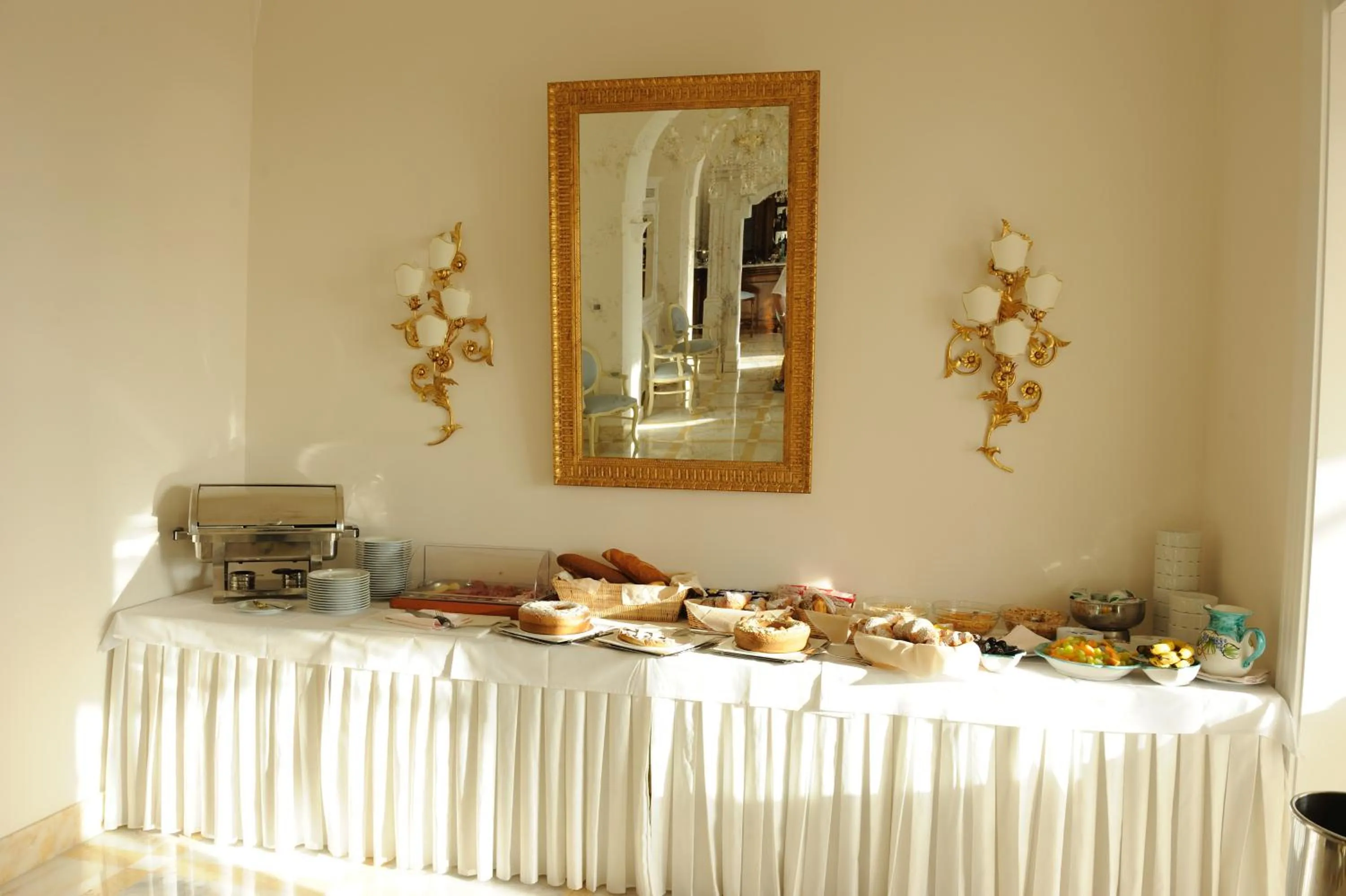 Restaurant/places to eat in Hotel Villa Fraulo