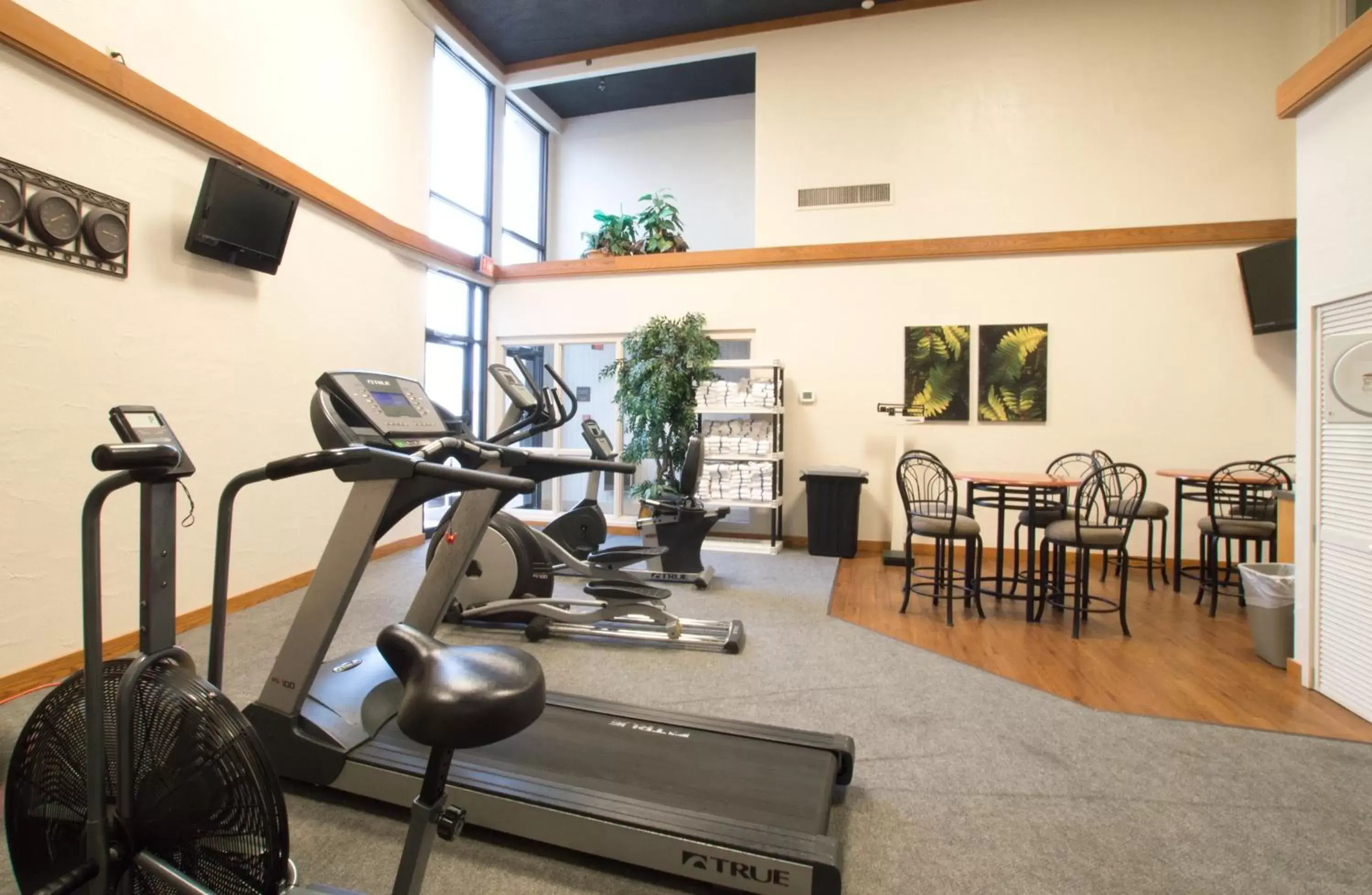 Fitness centre/facilities, Fitness Center/Facilities in Greenstay Hotel & Suites Central