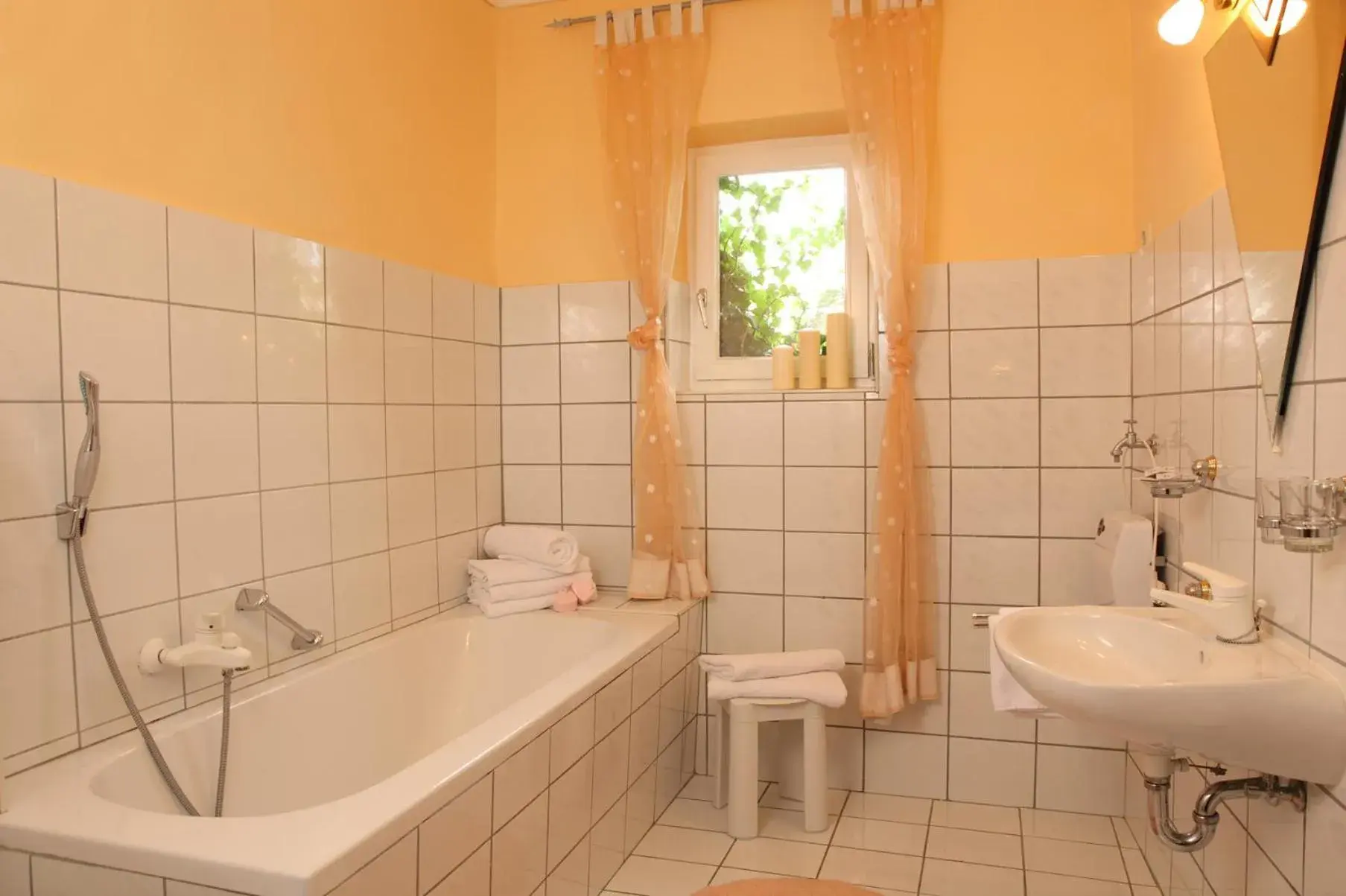 Bathroom in Hotel Zum Stemplinger Hansl