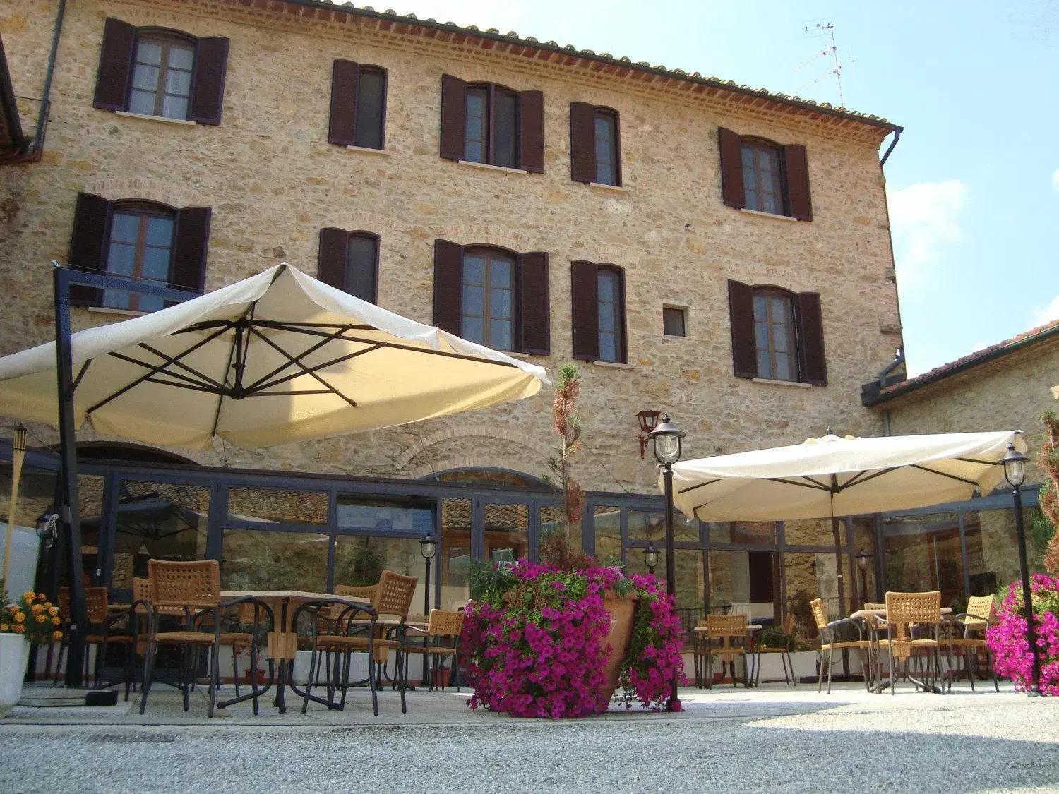 Facade/entrance, Restaurant/Places to Eat in Il Vecchio Mulino