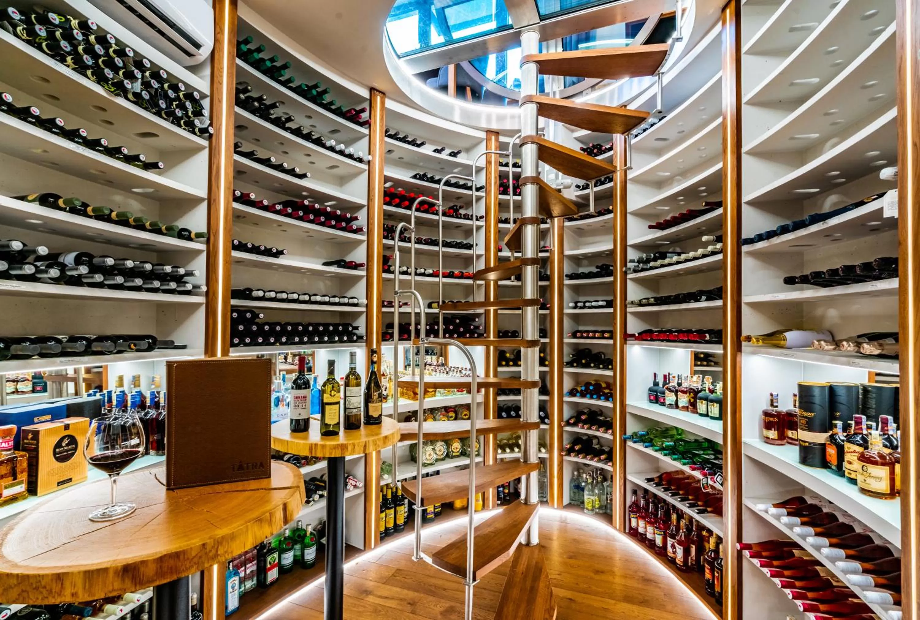 Restaurant/places to eat in Grandhotel Tatra