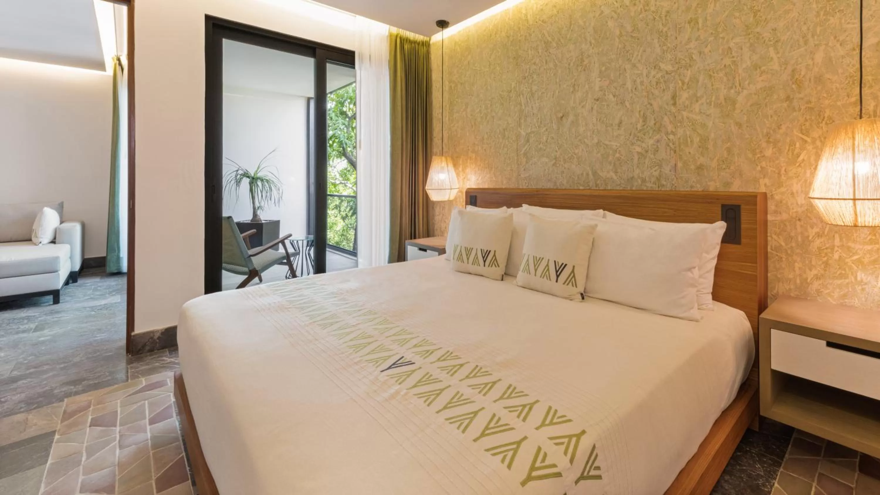 Photo of the whole room, Bed in Las Brisas Merida