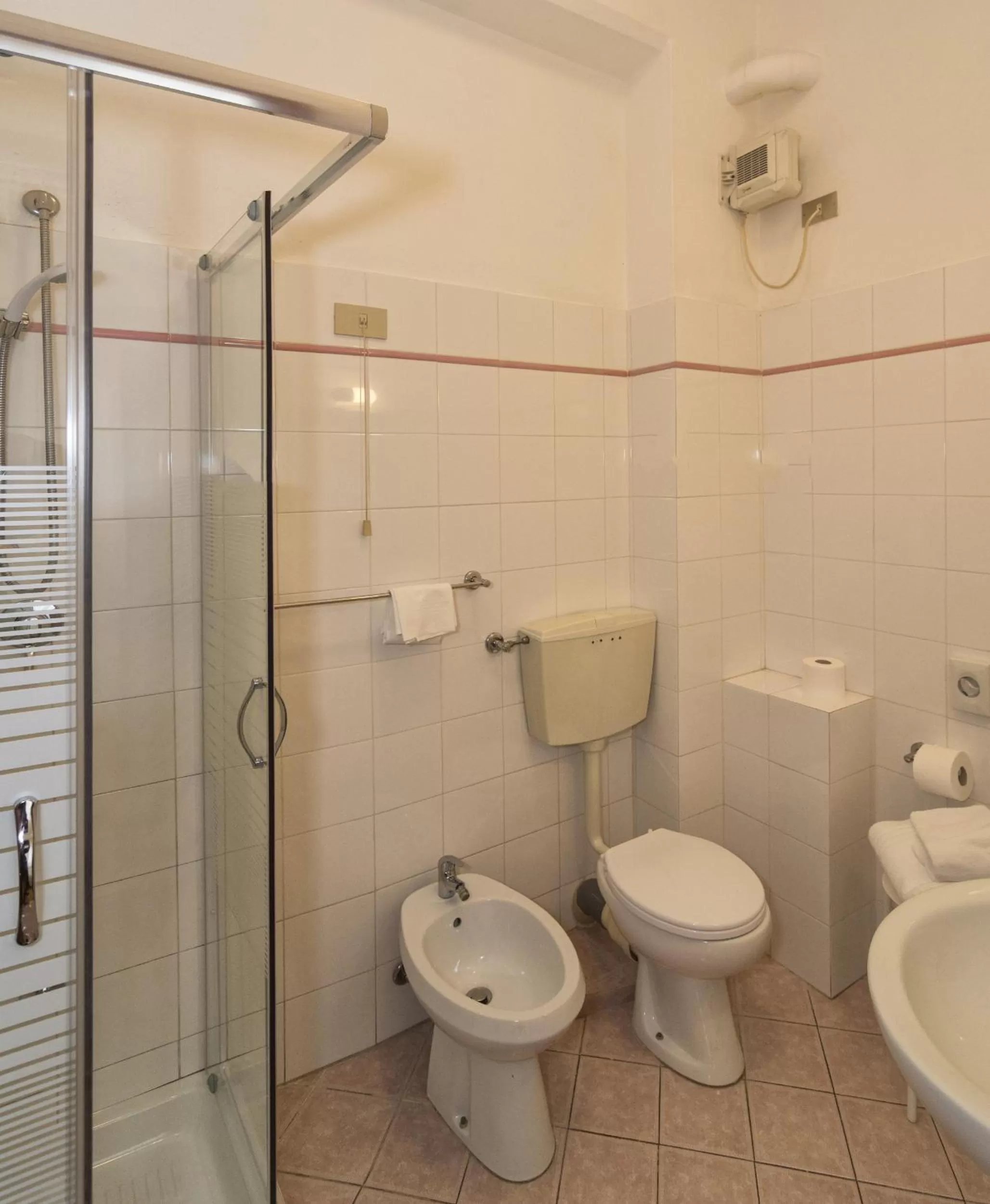 Bathroom in Hotel Cecile