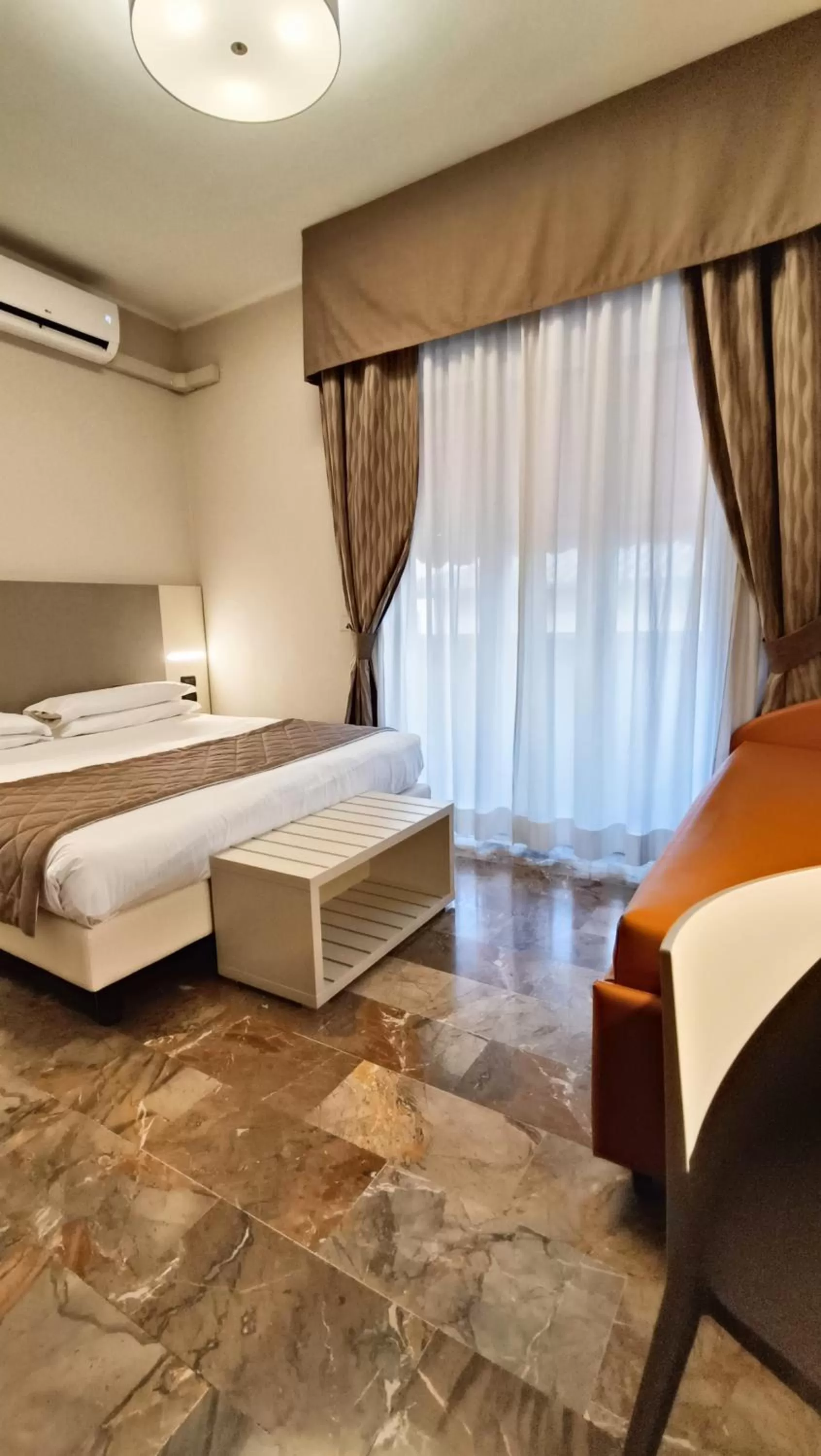 Bedroom, Bed in Valmarina