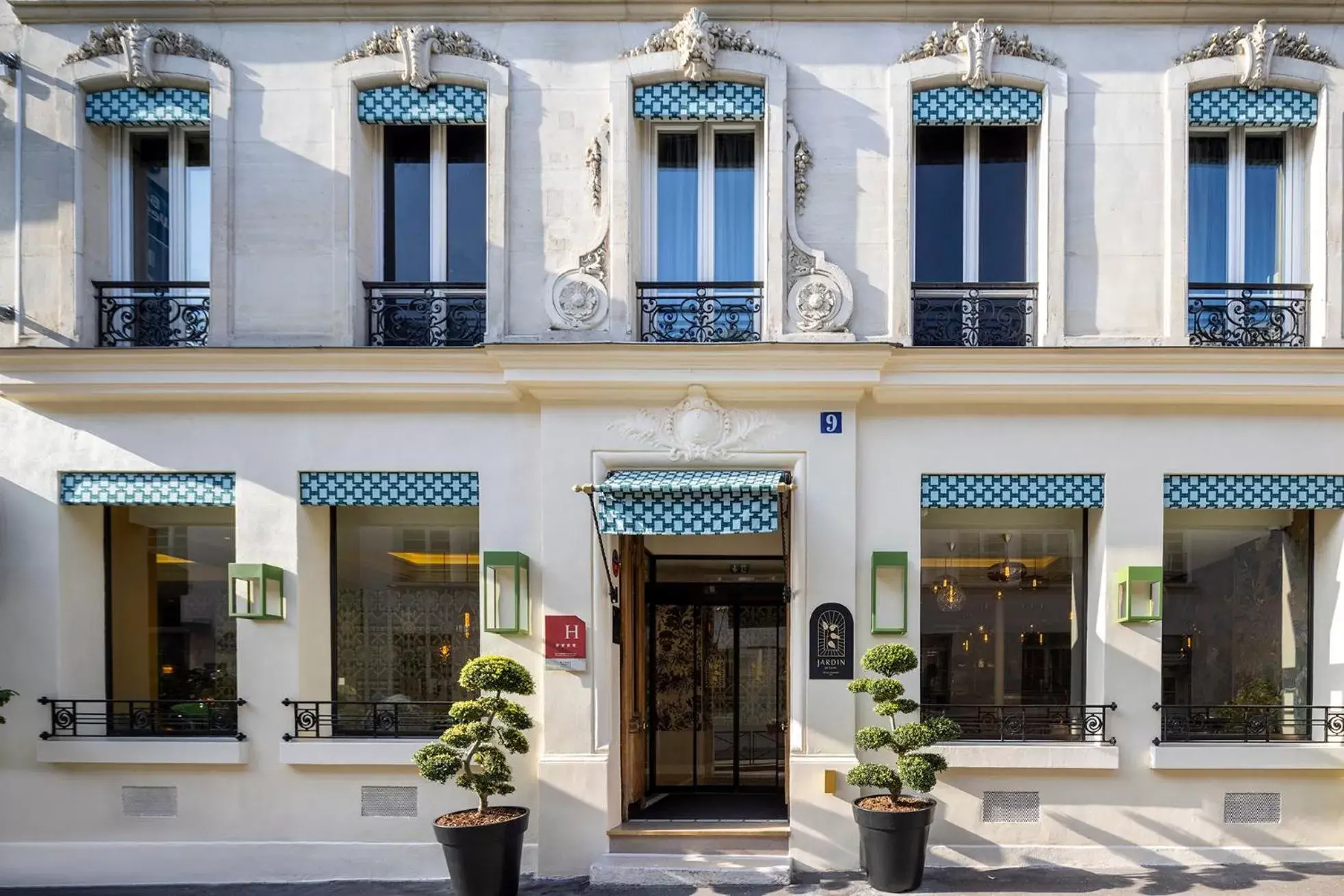 Facade/entrance, Property Building in Hôtel Jardin de Cluny