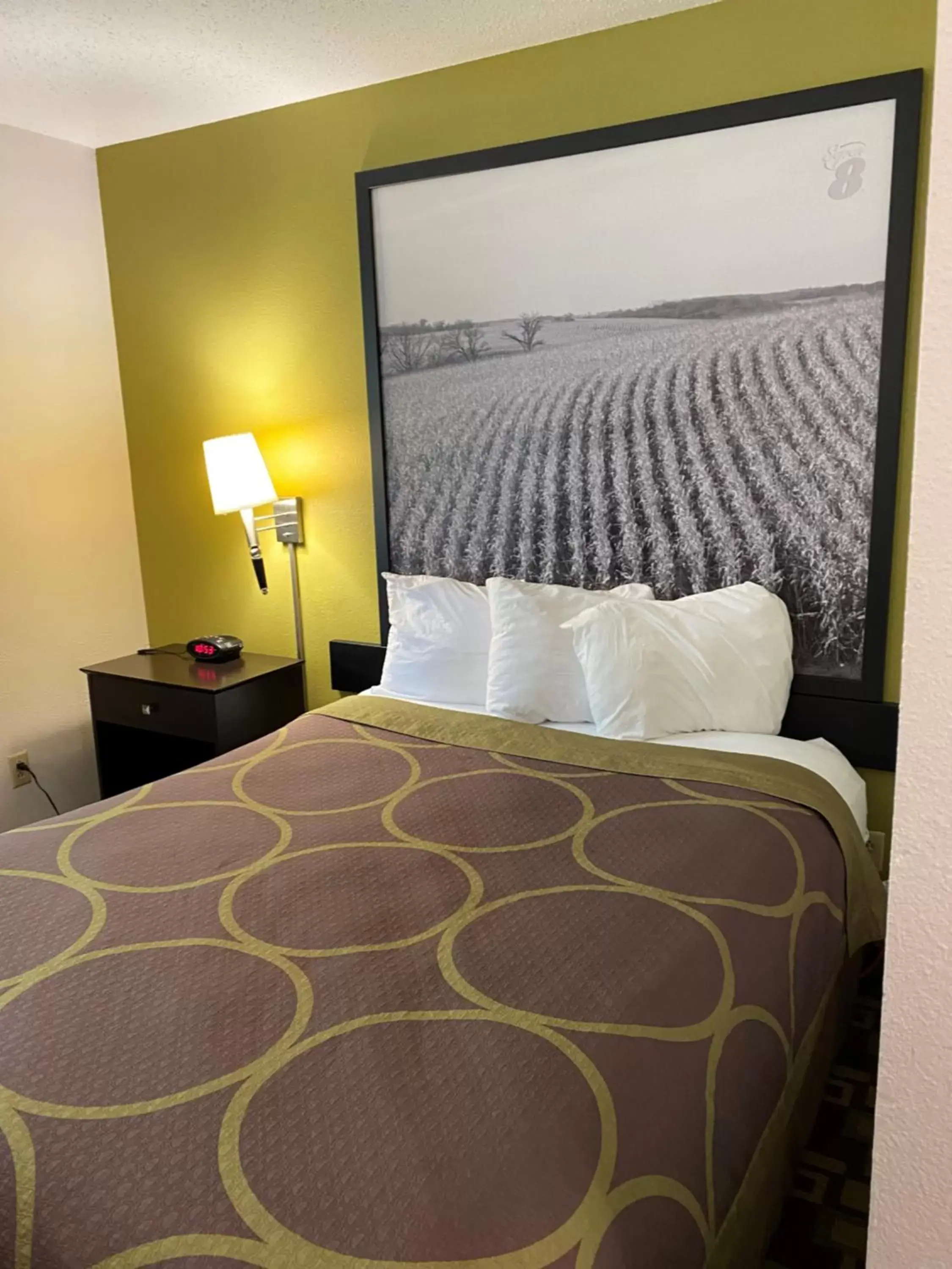 Bed in Super 8 by Wyndham Independence