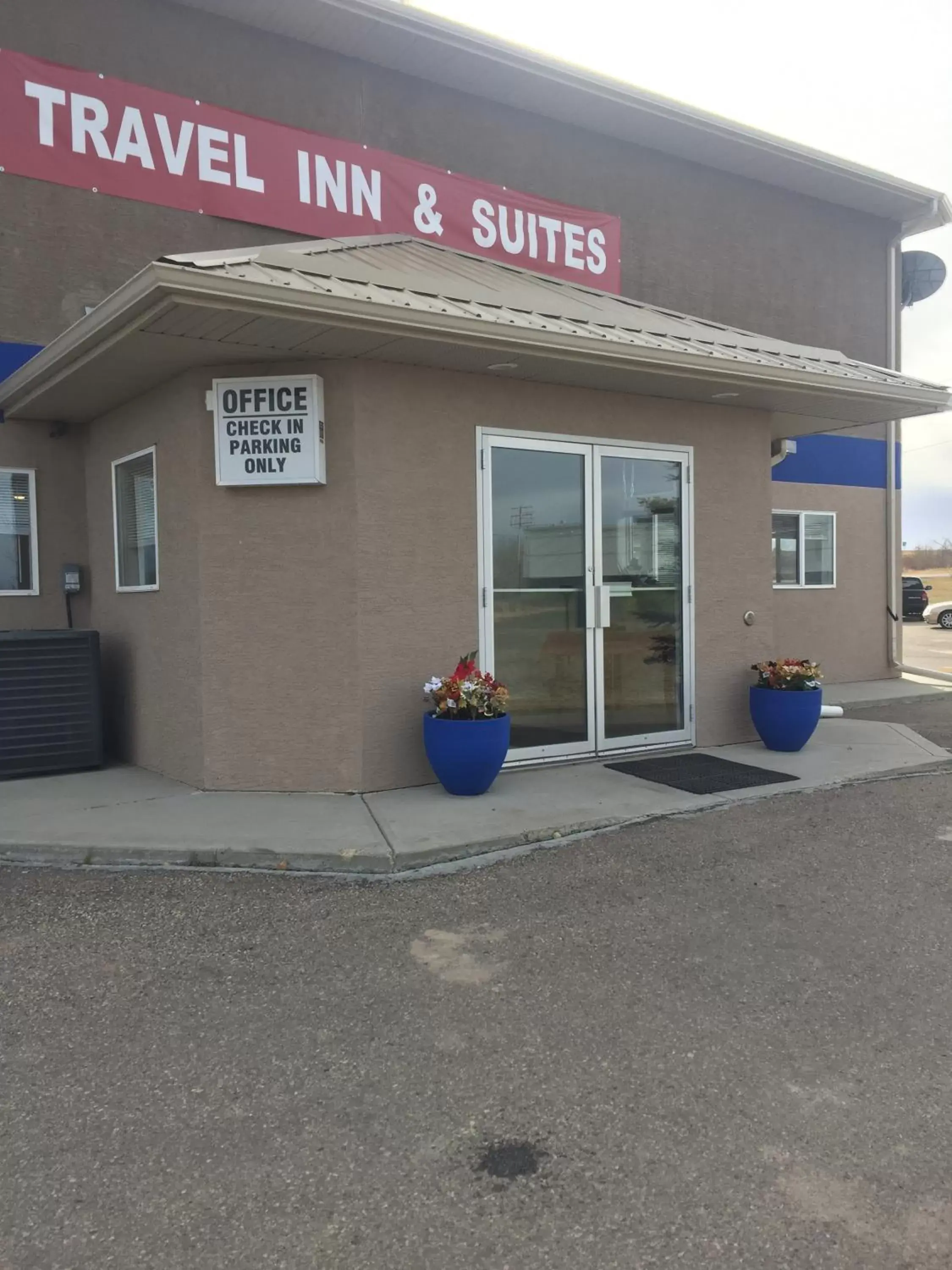 Facade/entrance in Travel Inn & Suites