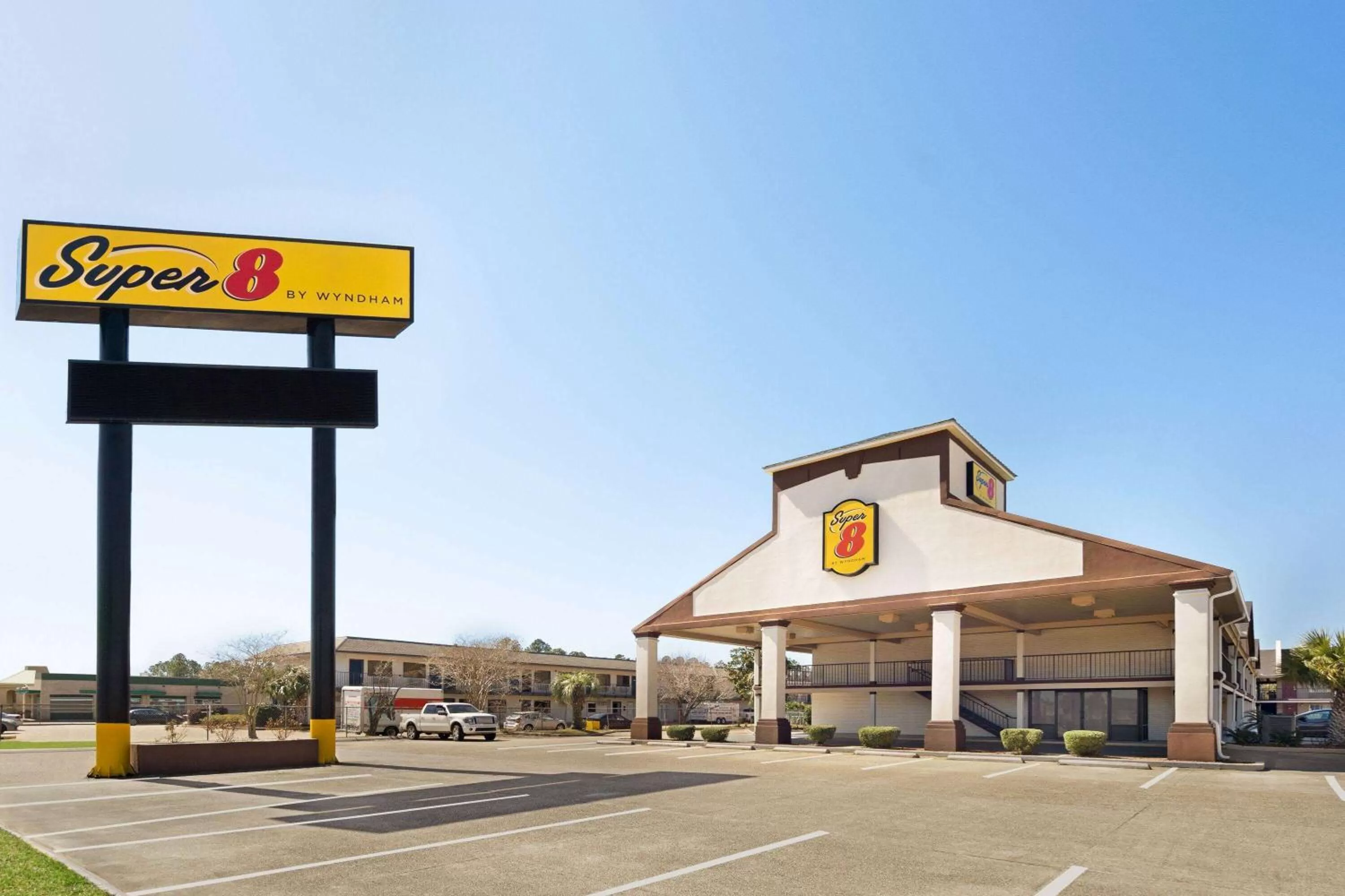 Super 8 by Wyndham Gulfport Airport NW Near Biloxi