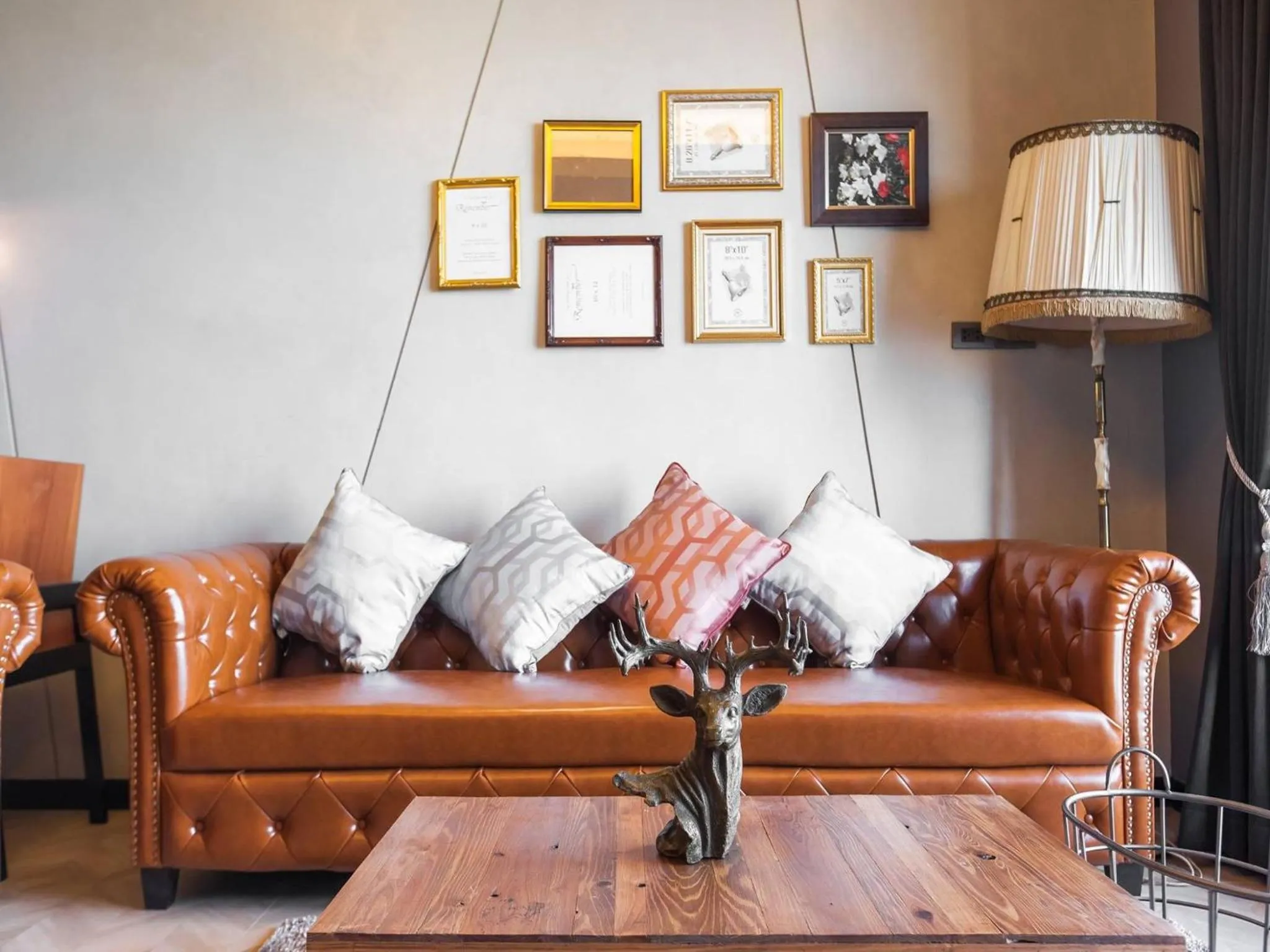 Library in Loft Mania Boutique Hotel