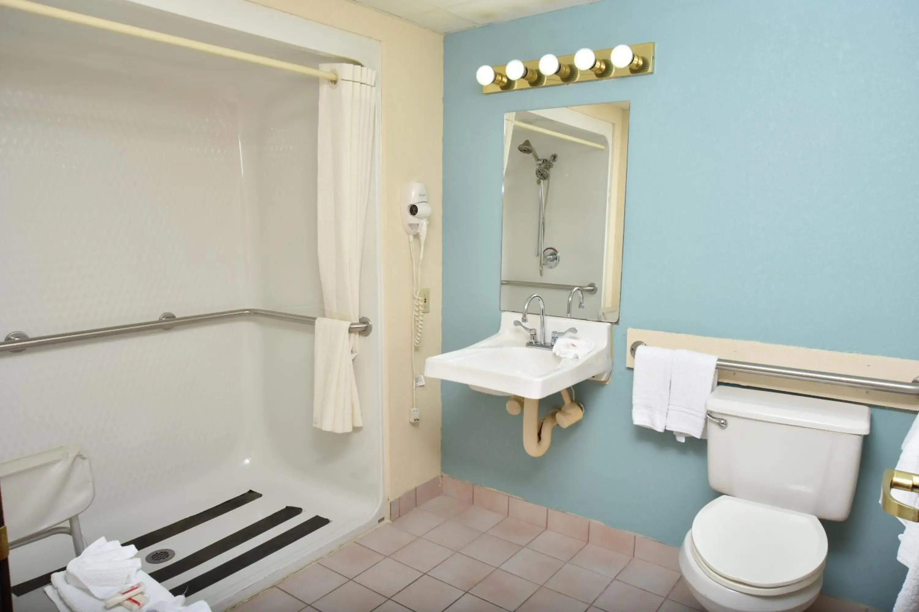 Shower, Bathroom in Super 8 by Wyndham Springfield-Battlefield