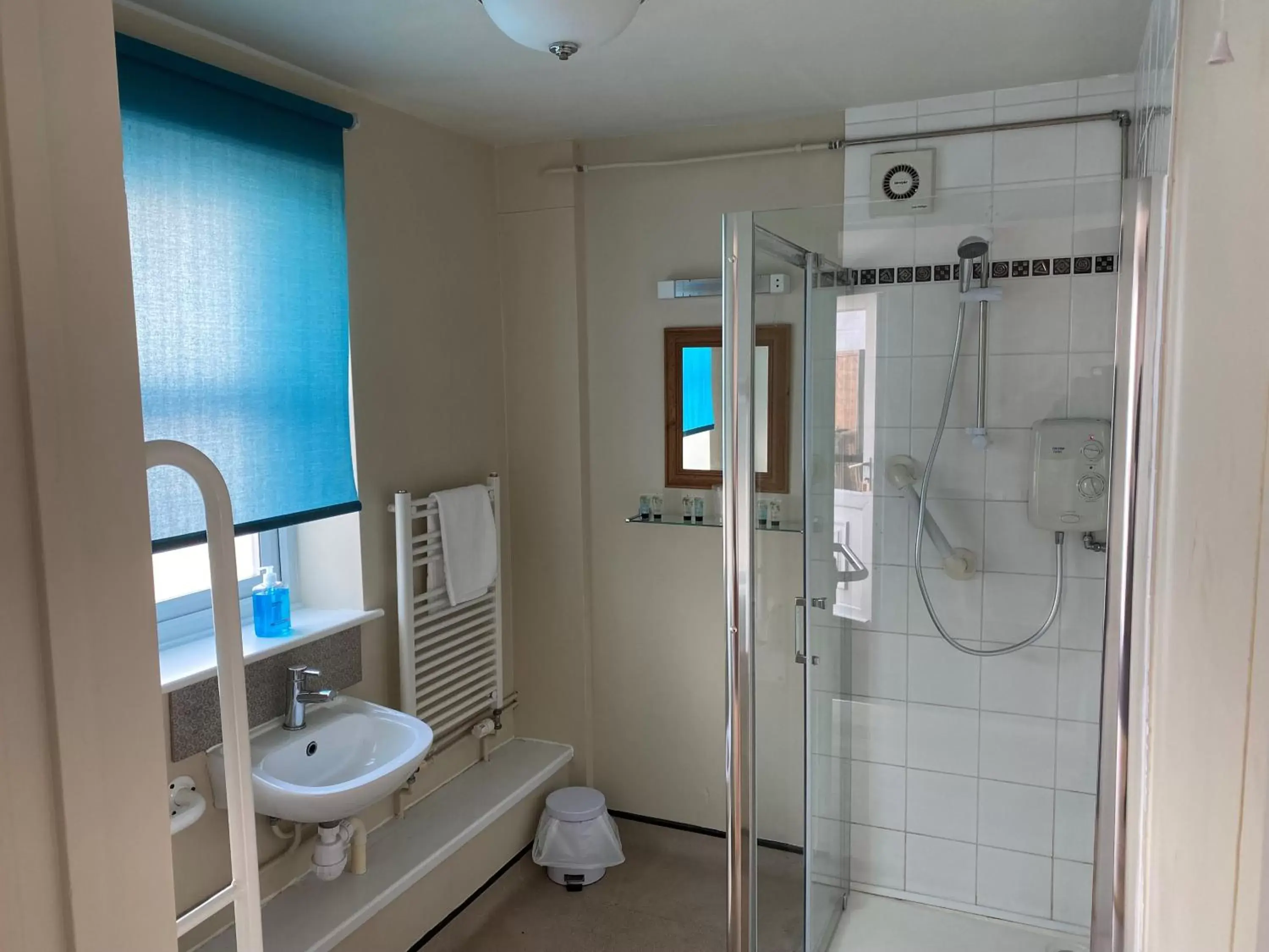 Bathroom in The Bullshead, Arthingworth House B&B