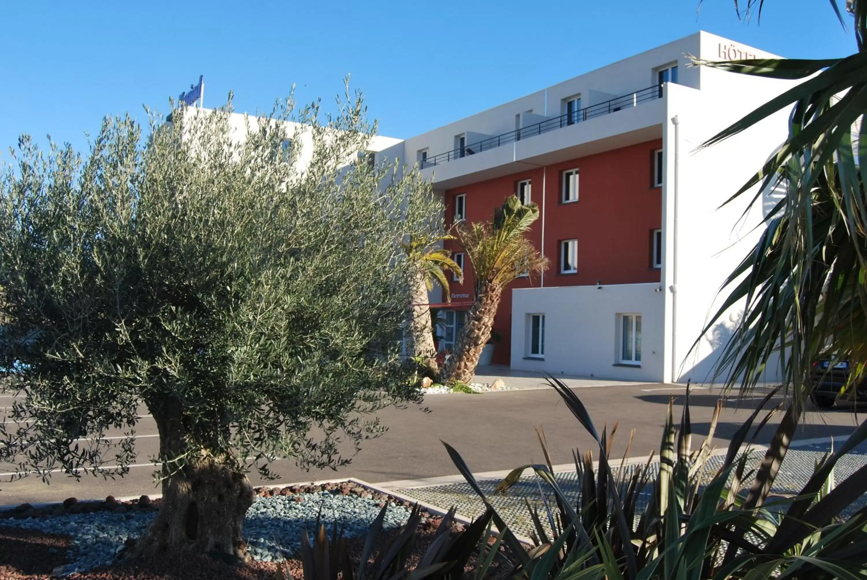 Facade/entrance, Property Building in Kyriad Perpignan Sud