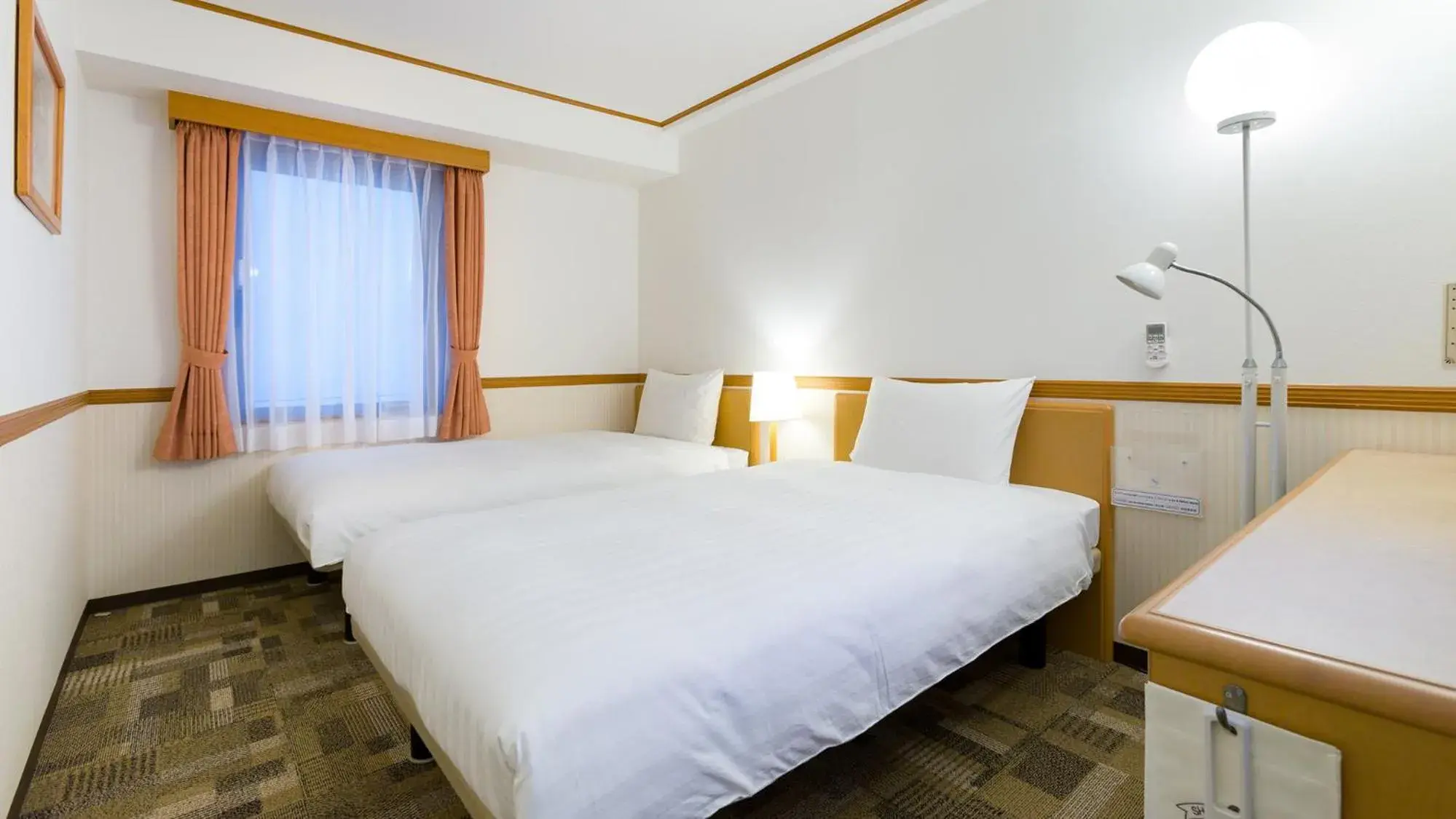 Bedroom, Bed in Toyoko Inn Oita Ekimae Bedroom, Bed in Toyoko Inn Oita Ekimae