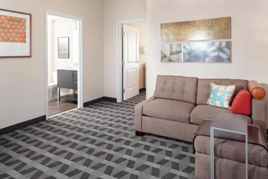 Living room, Seating Area in TownePlace Suites by Marriott San Antonio Westover Hills