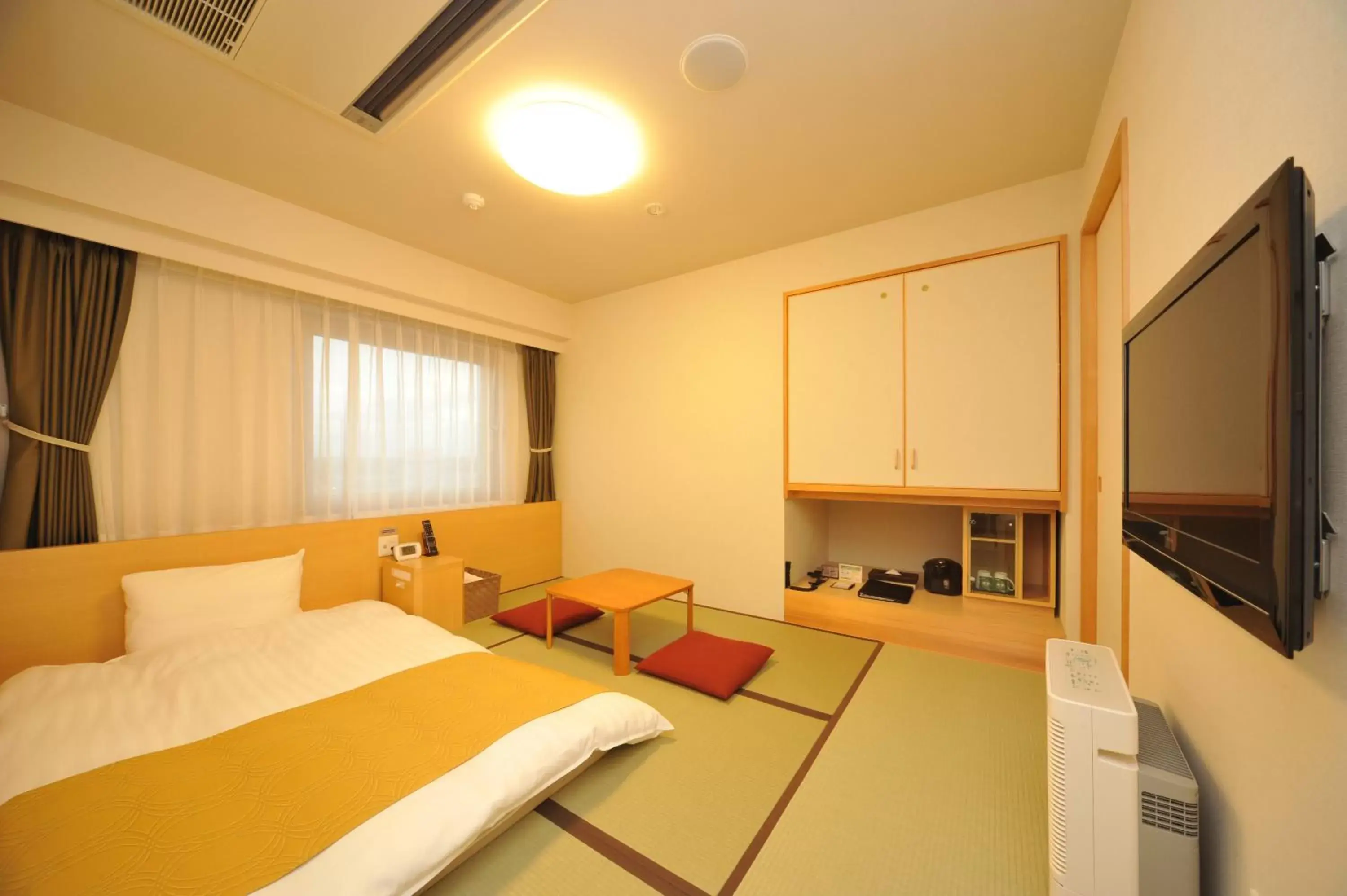 Living room, TV/Entertainment Center in Dormy Inn Obihiro