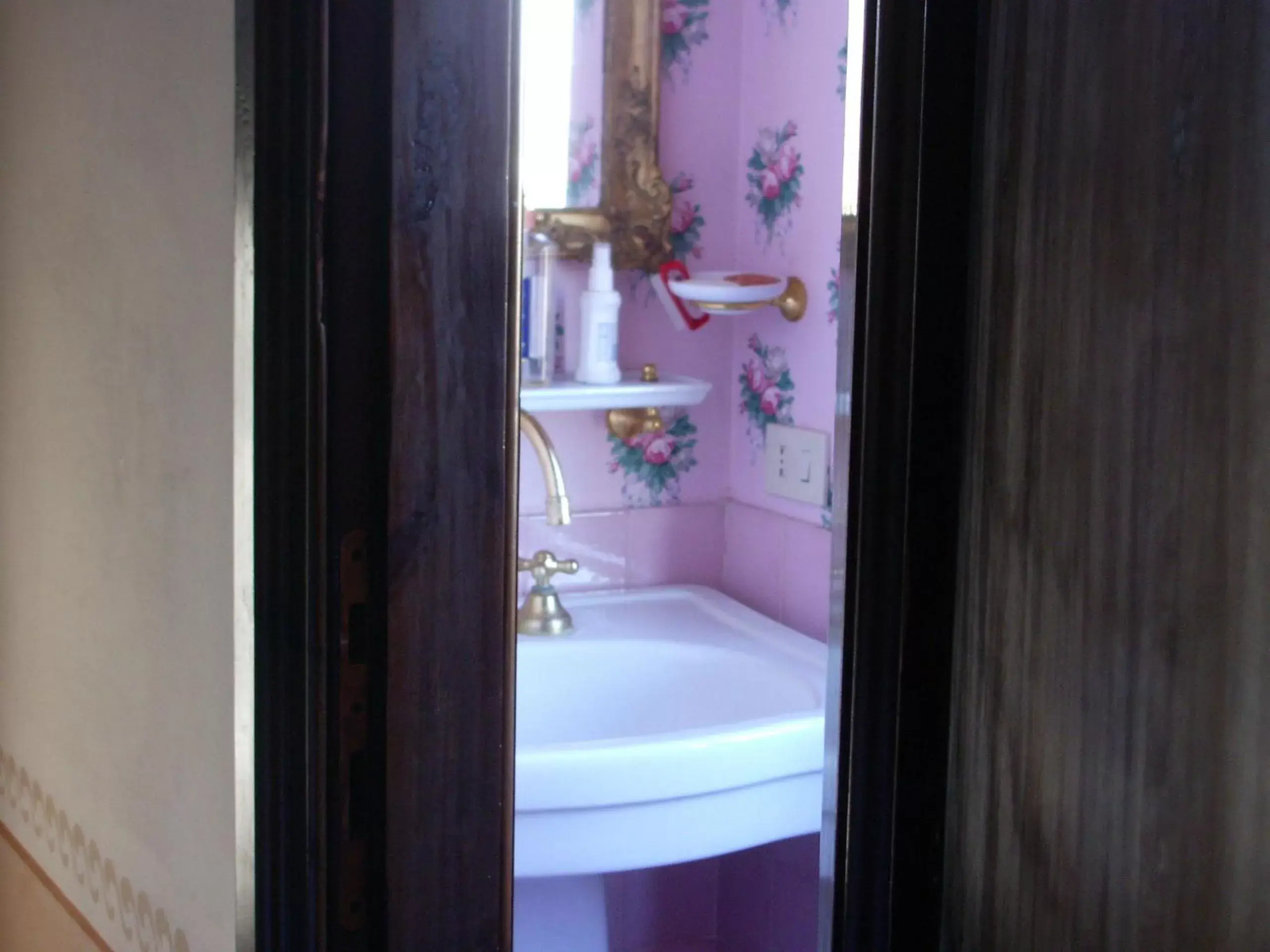 Bathroom in Villa Maria Bed & Breakfast, Corridonia, Marche