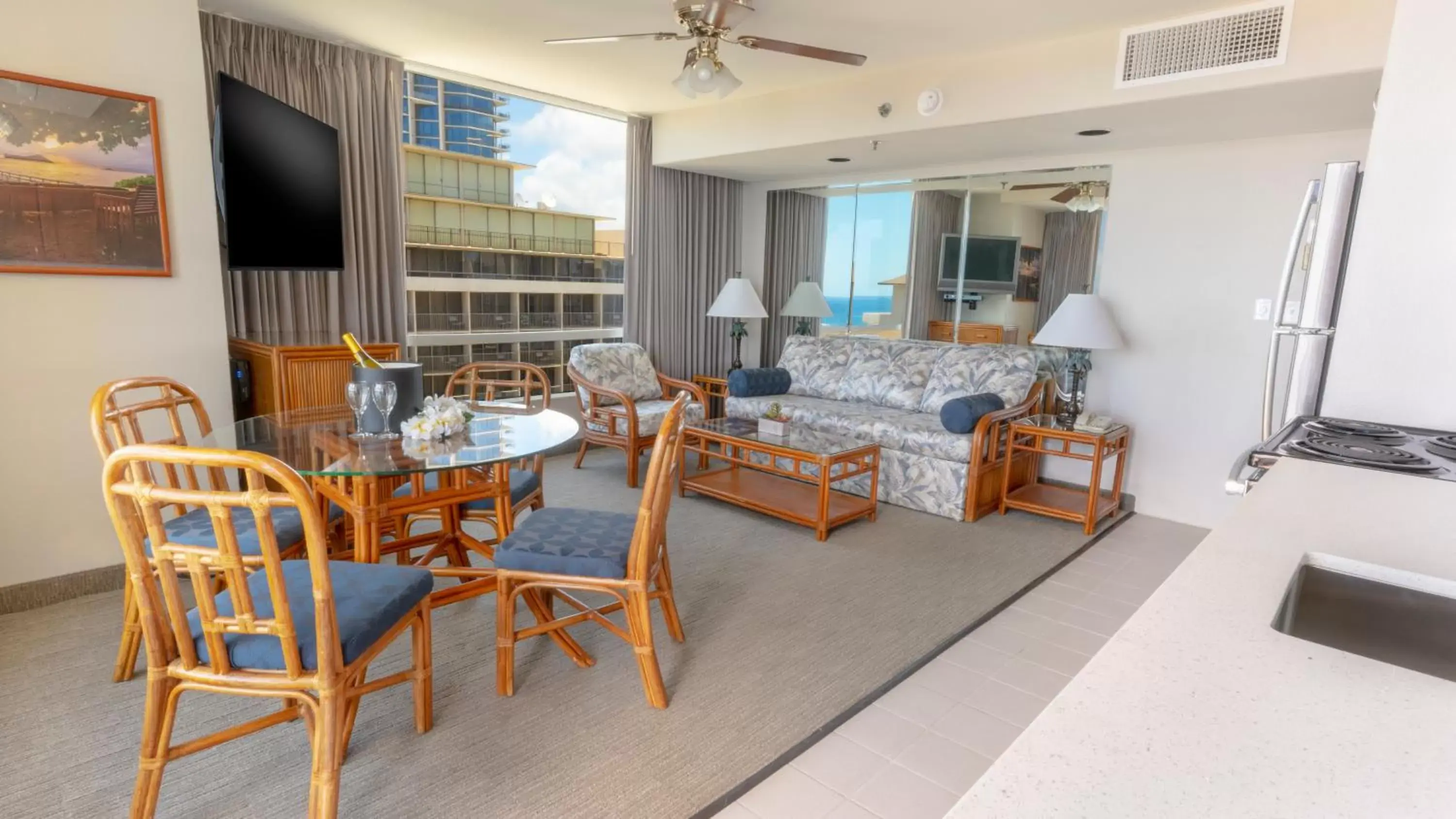 Living room, Seating Area in Imperial Hawaii Resort