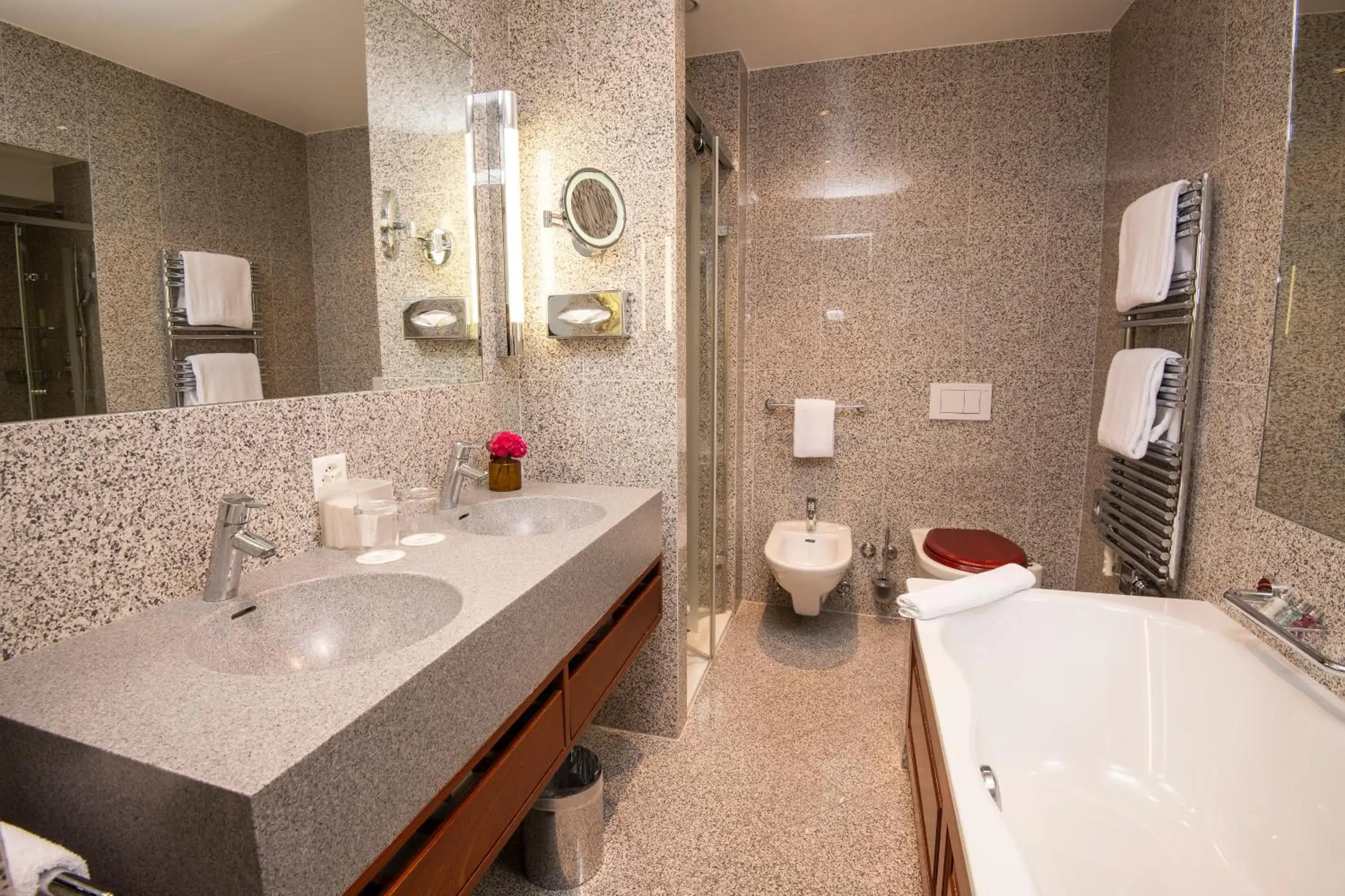 Bathroom in Hotel Des Trois Couronnes & Spa - The Leading Hotels of the World