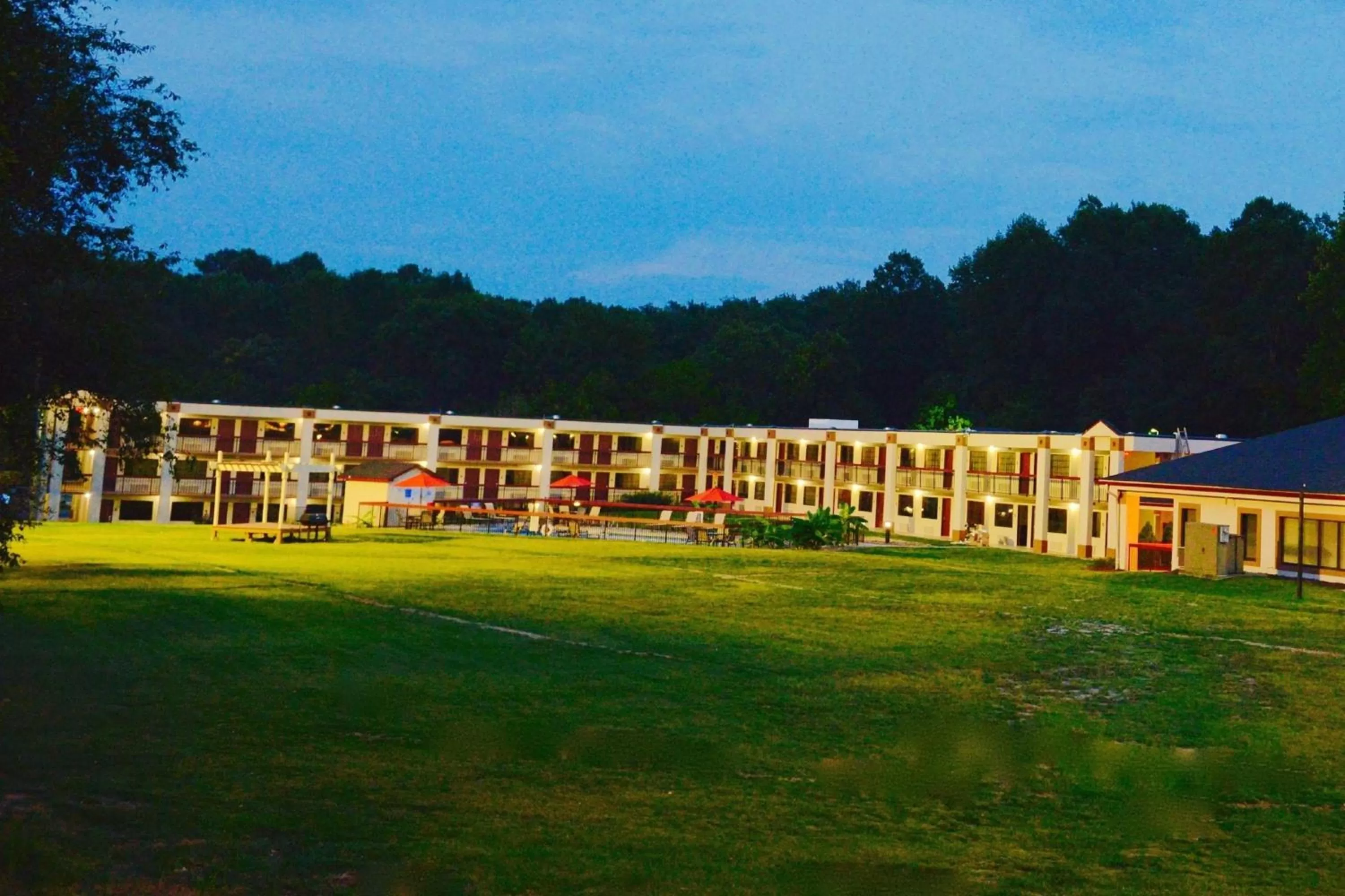 Property building in Red Roof Inn & Suites Commerce - Athens