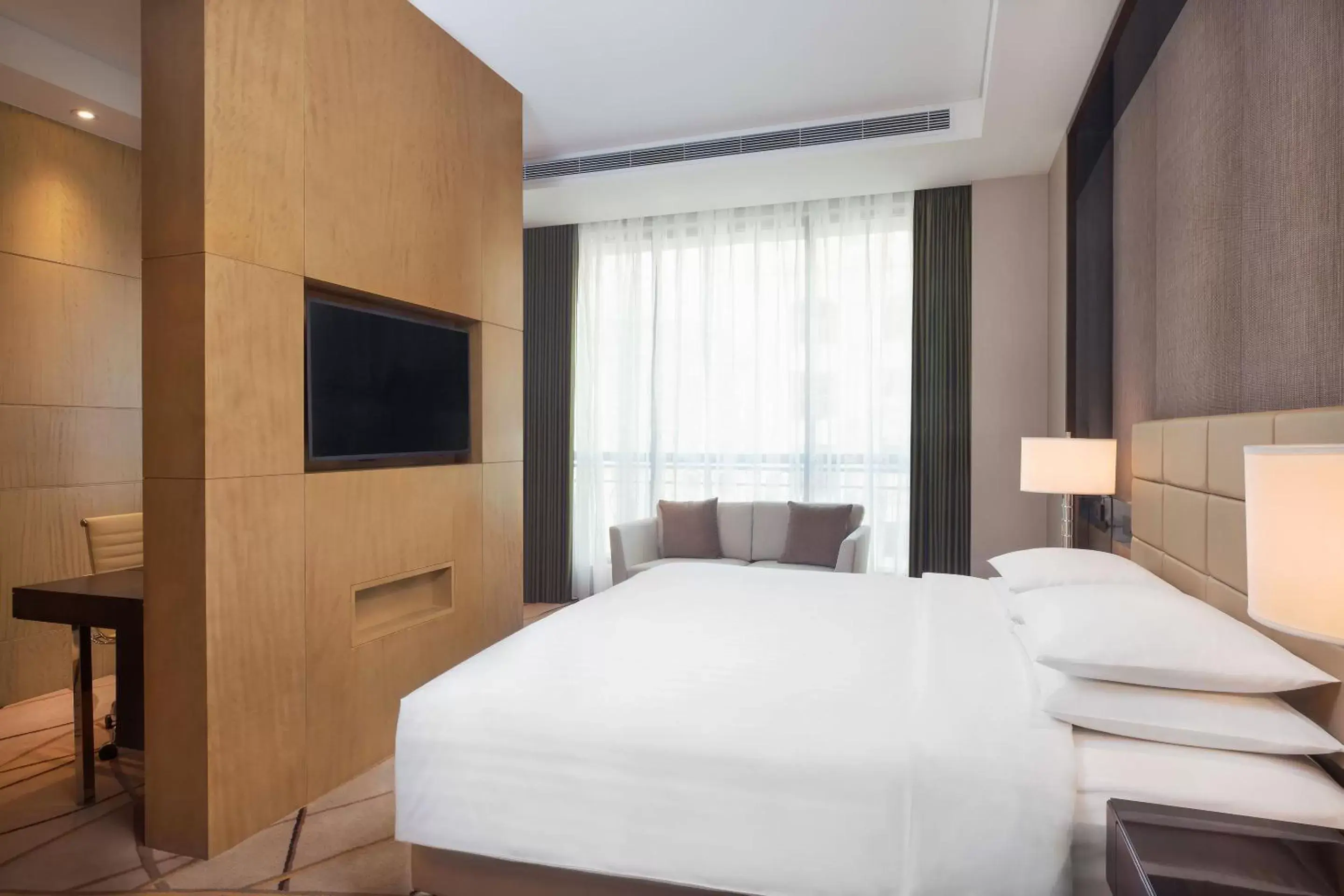TV and multimedia, Bed in Courtyard by Marriott Shanghai Changfeng Park
