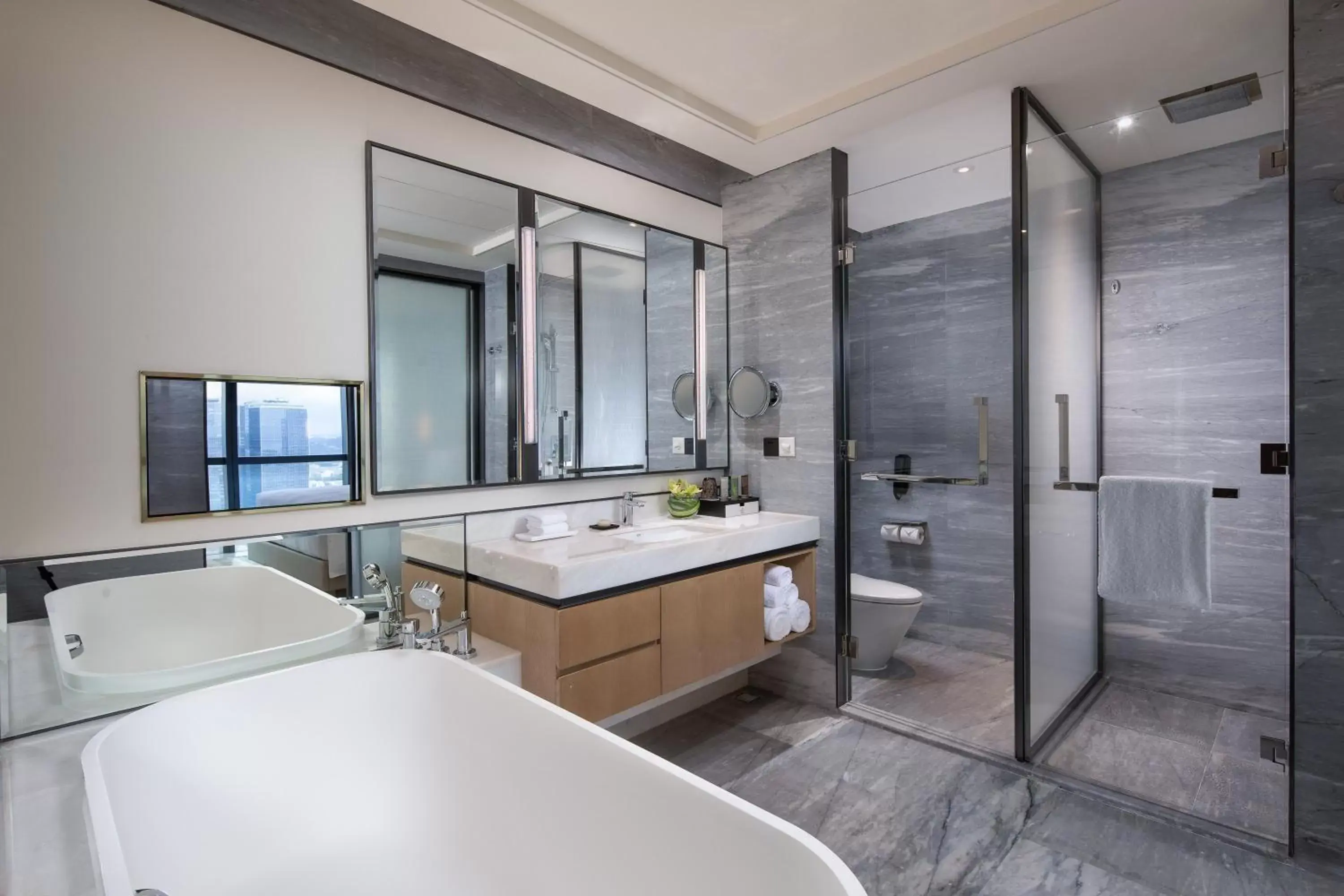 Bedroom, Bathroom in Crowne Plaza Shenzhen Nanshan, an IHG Hotel